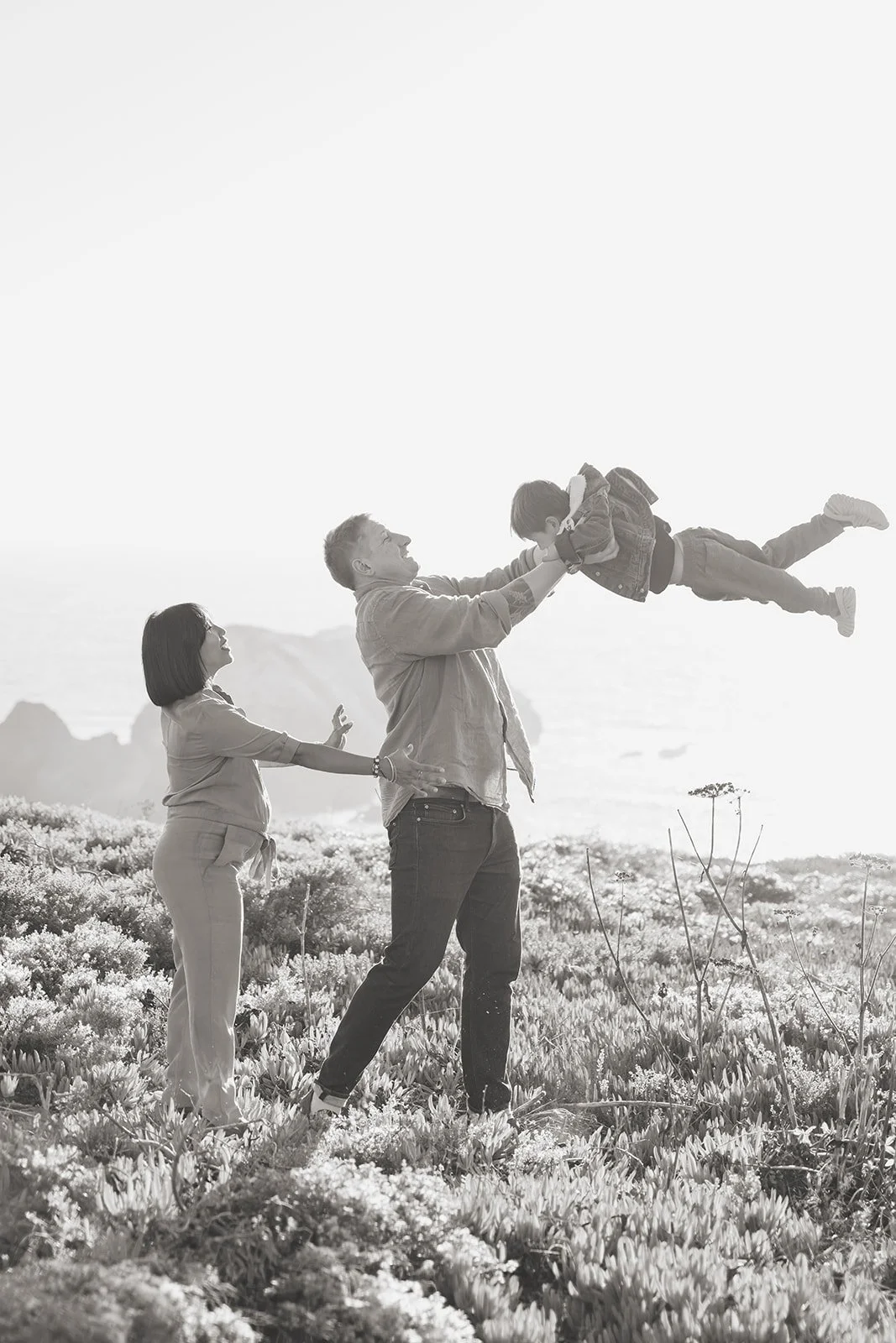 MiniAnnaPhotography2024-JennAcierto-6368srgb-bw.jpg