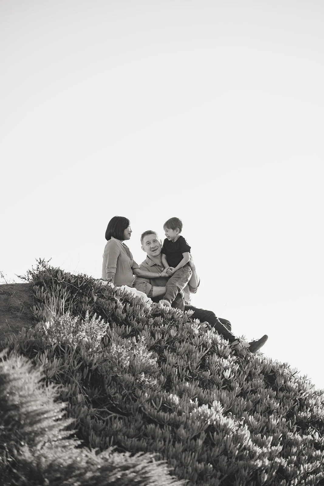 MiniAnnaPhotography2024-JennAcierto-6492srgb-bw.jpg