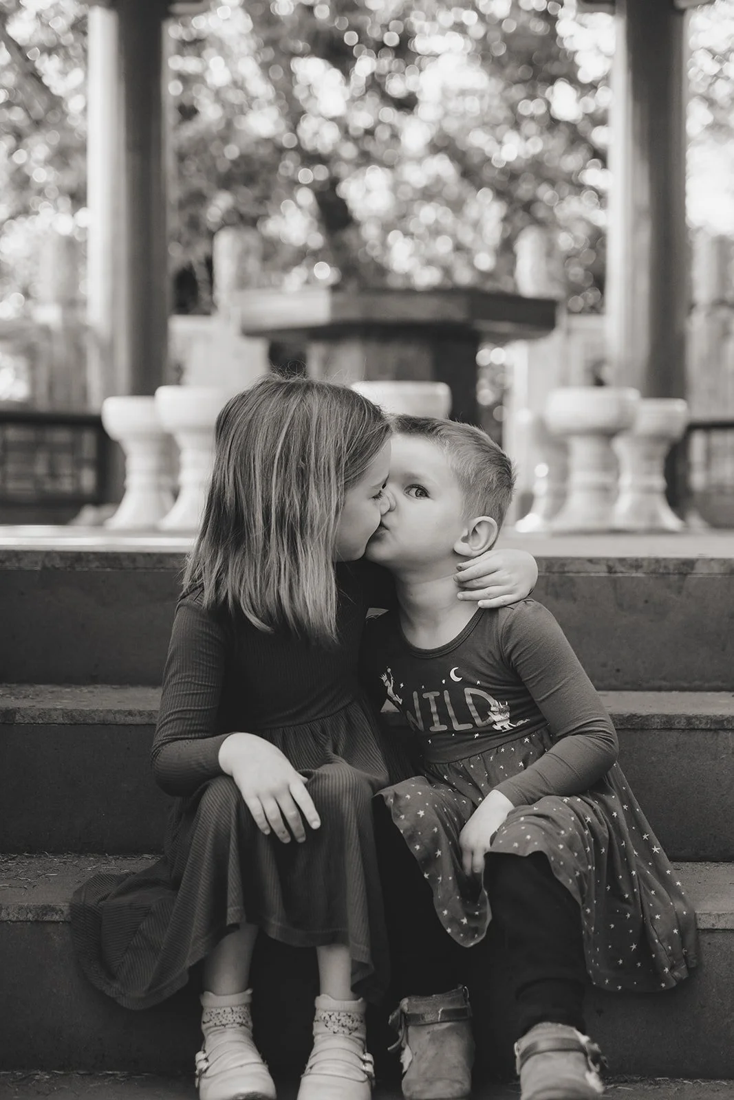 MiniAnnaPhotography2024-HoweClientAppreciation-1369srgb-bw.jpg