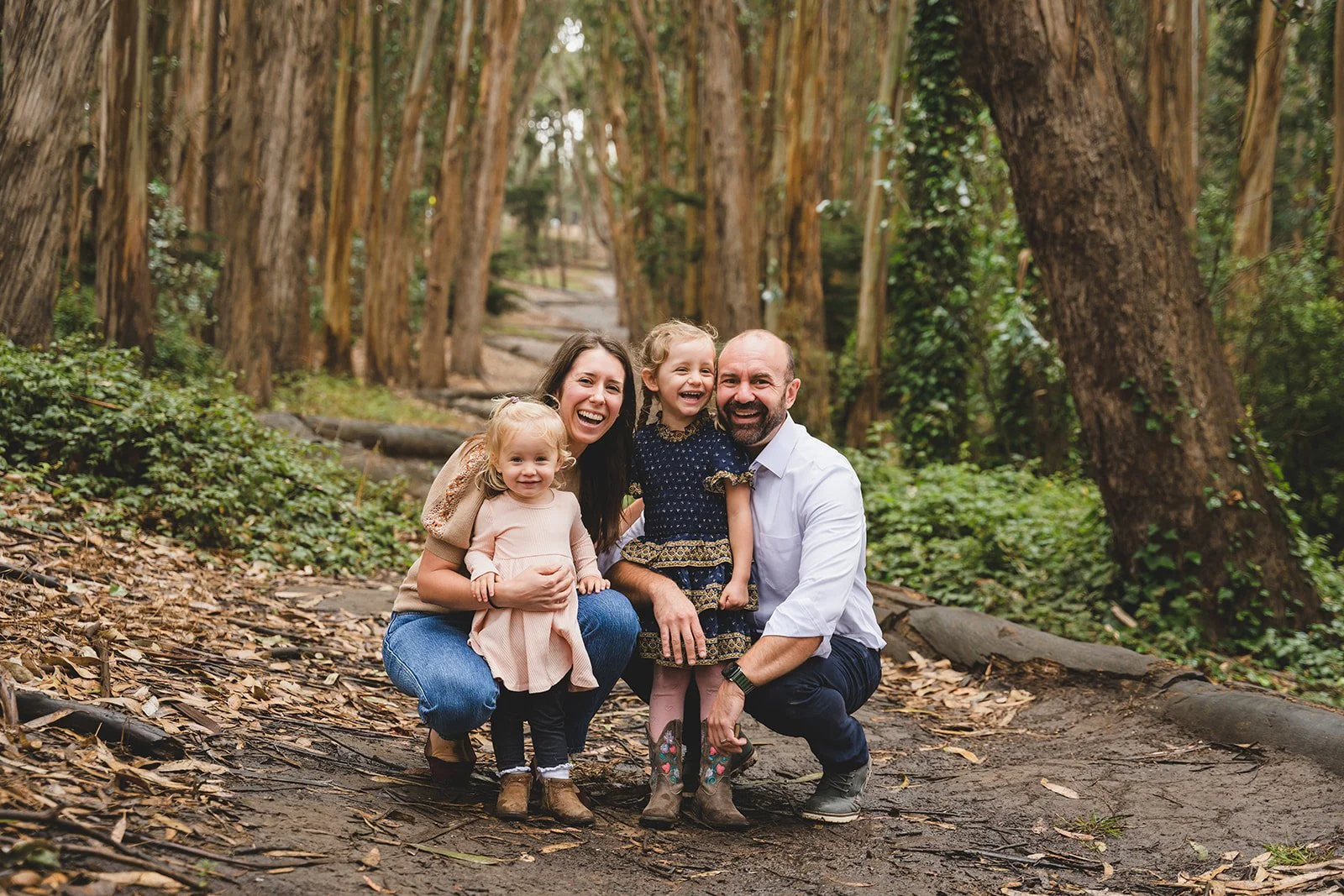 MIniAnna2023-LoversLane-FamilyMini-RainyDay-00413srgb.jpg