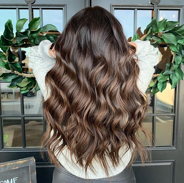 It&rsquo;s ok to be Obsessed with your hair..... I know I am!!! We added color 2 and 1b/4 in 22&rdquo; of @lavishextensioncollection to @lsizemore0 for this gorgeous transformation. &bull;
&bull;
&bull;
#lavishextensioncollection #studiojsalonandspa 