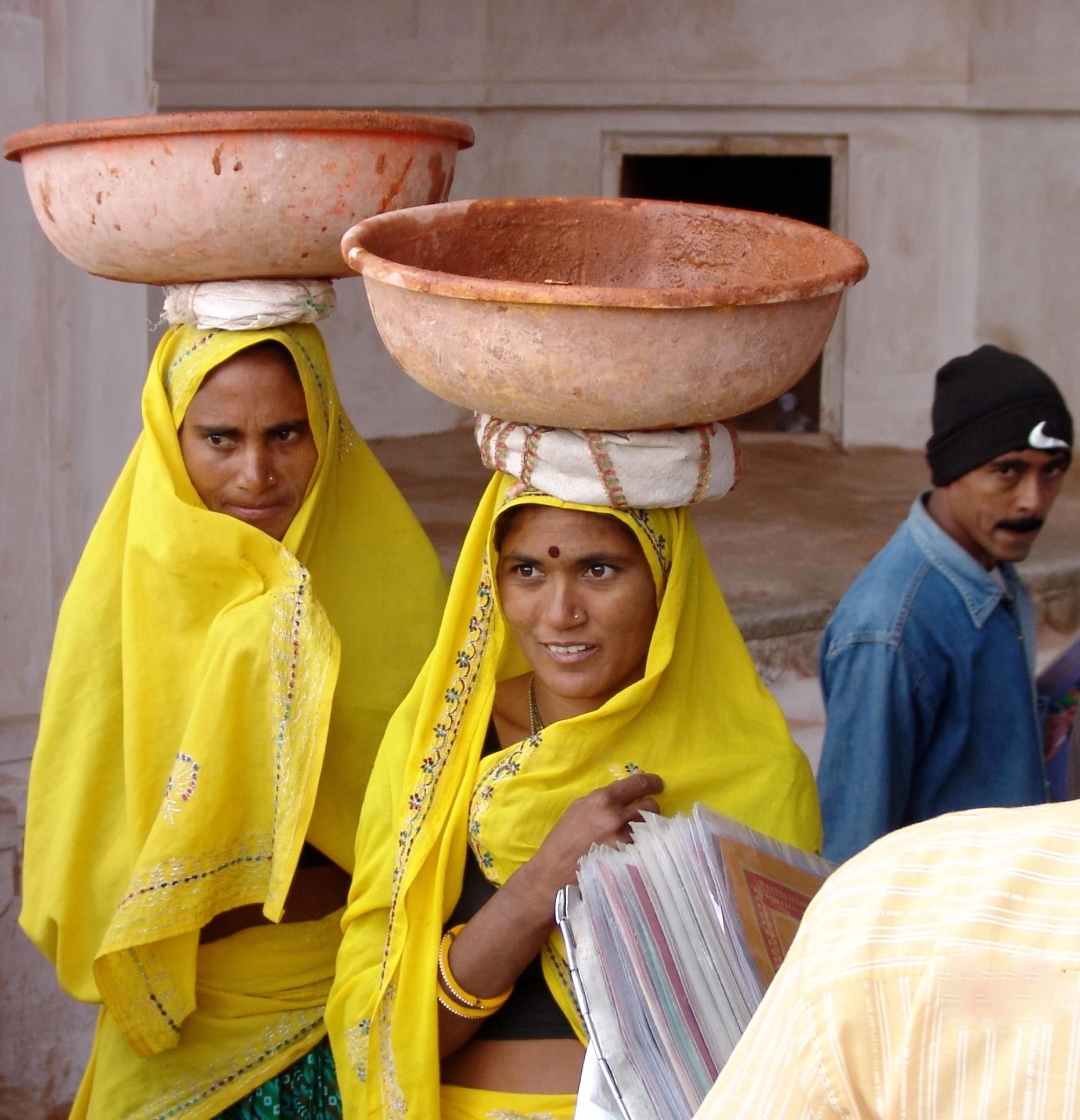 Women working near Jairpur, India