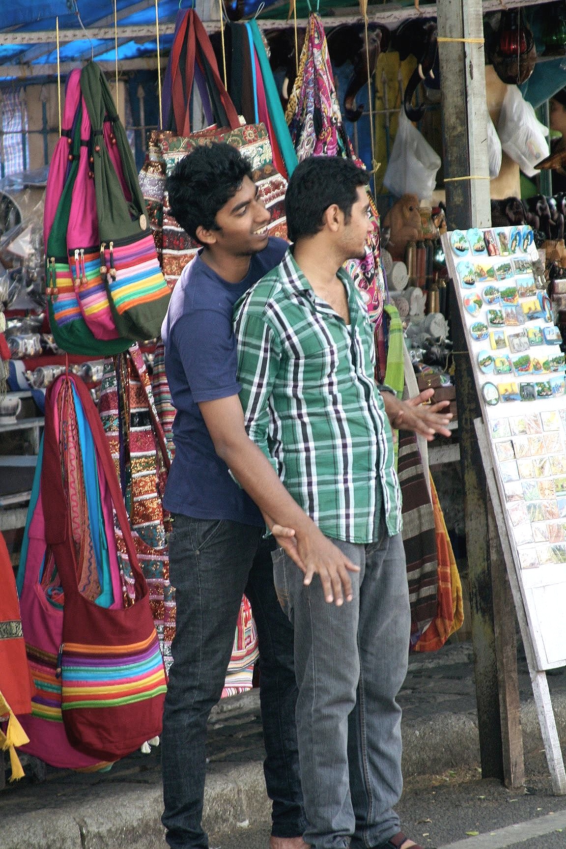 Friends on the street, Dehli