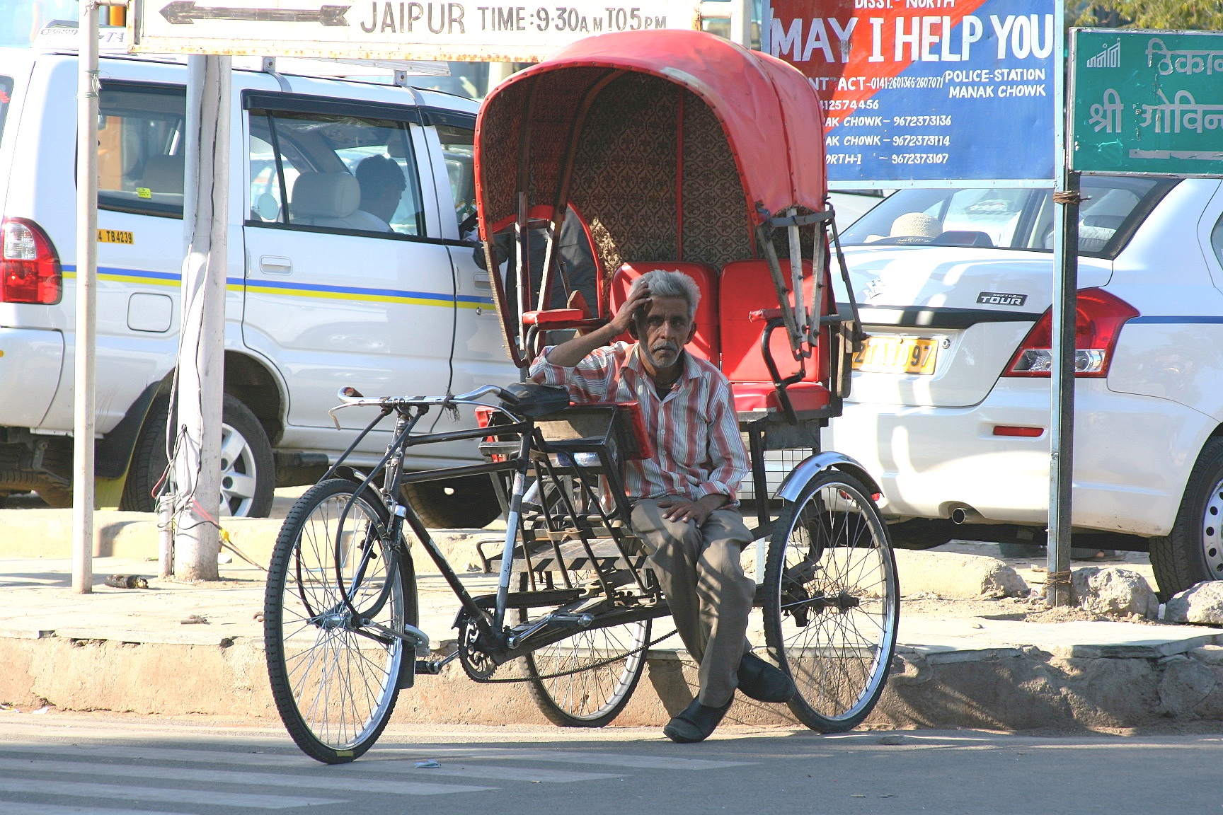 Rickshaw break, Jaipur, India