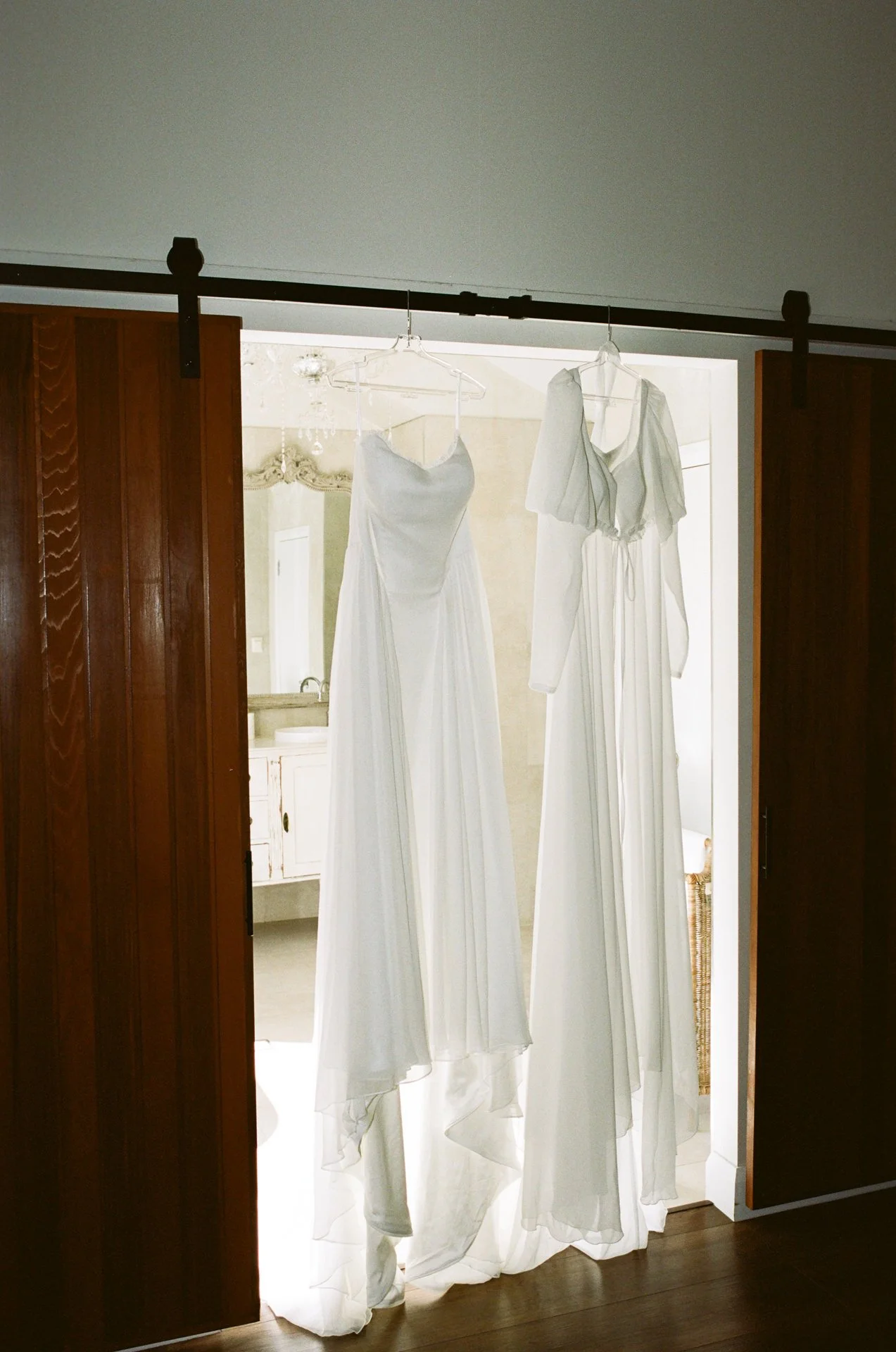 chapel-hill-retreat-wedding-photos-034.jpg