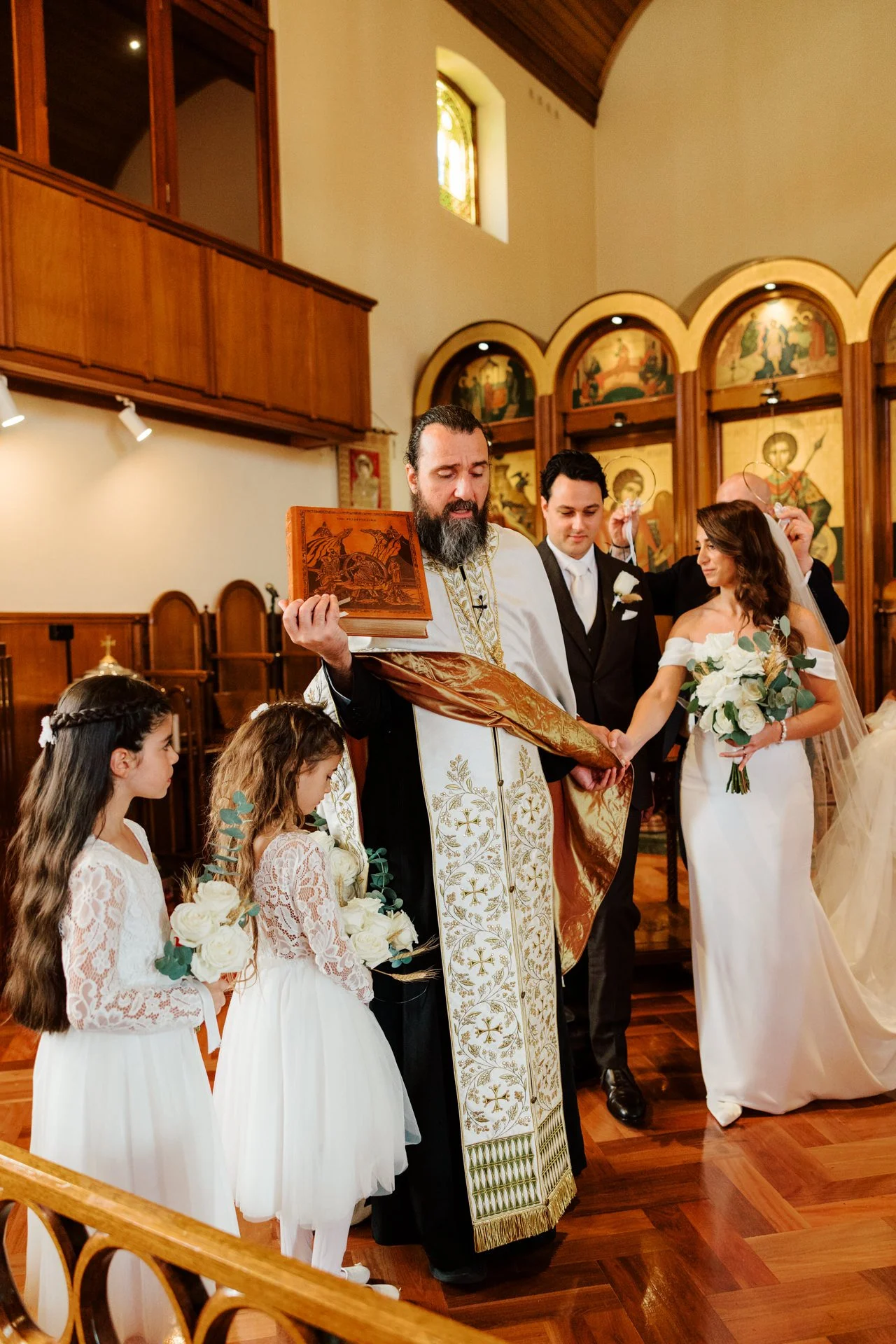 three-blue-ducks-wedding-photos-102.jpg