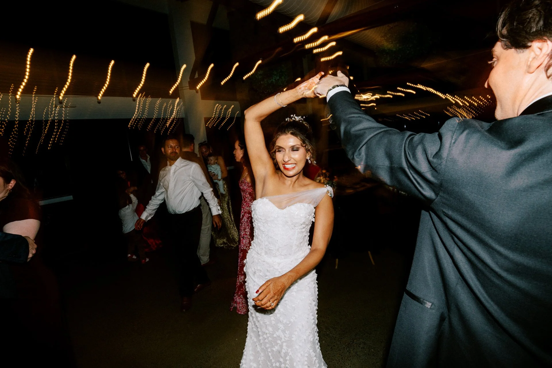 kangaroo-valley-bush-retreat-wedding-217.jpg