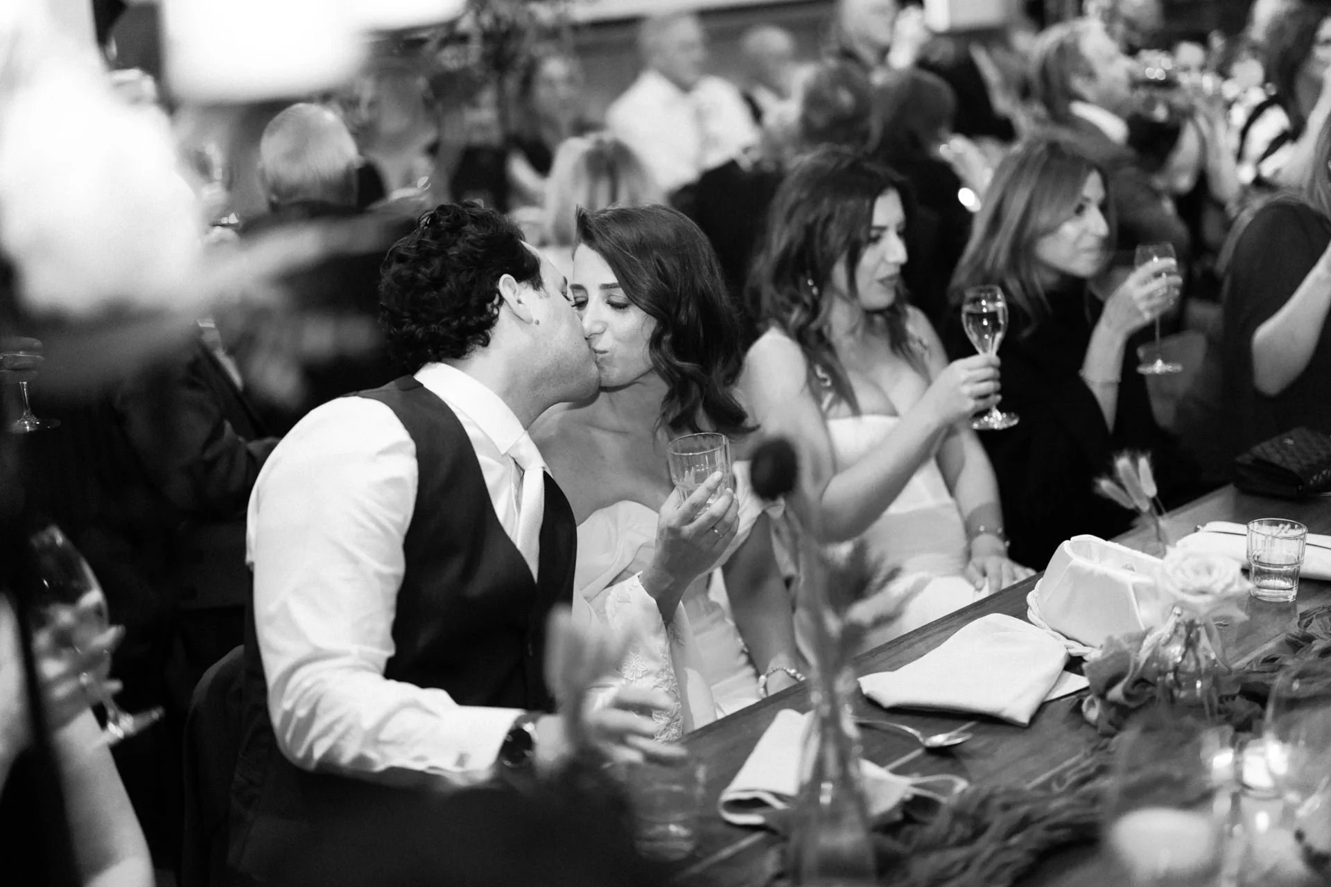 three-blue-ducks-wedding-photos-204.jpg