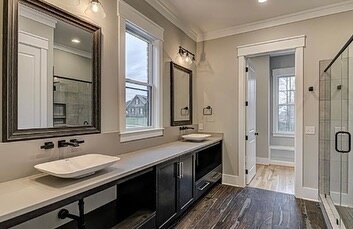 Bathrooms with a flair! What beautiful bathrooms should look like. Thank you Darren Burke Construction for the pictures!#stonebasyx #web-don #hanstone#bathroom#design#familyowned#buylocal#newhome