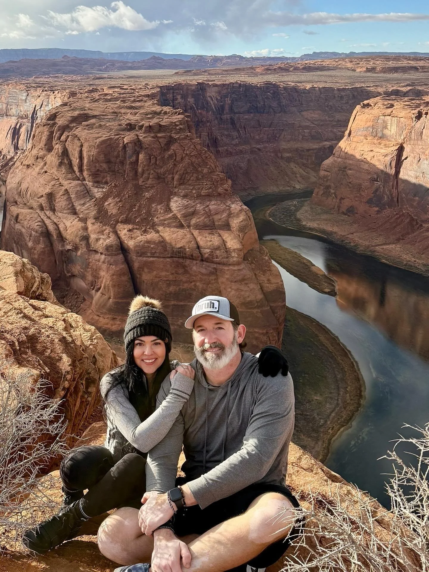 Greasy and Bean, adventure supreme,
Rocking Horseshoe Bend for our anniversary dream!
River curls epic in a horseshoe so fly,
Thousand-foot drop&mdash;yo, what a high-five sky! @angie_torres81