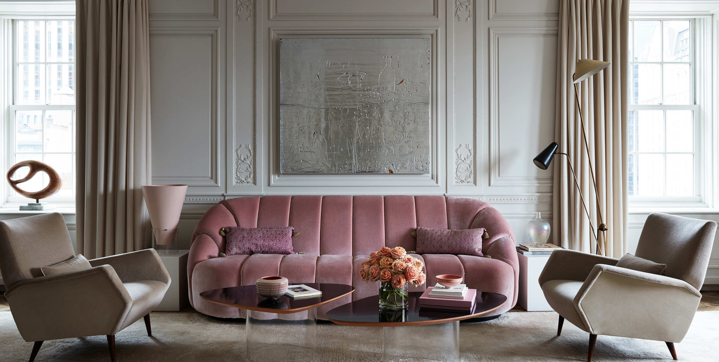 Layer with modern furnishings and accessories. Source link.
