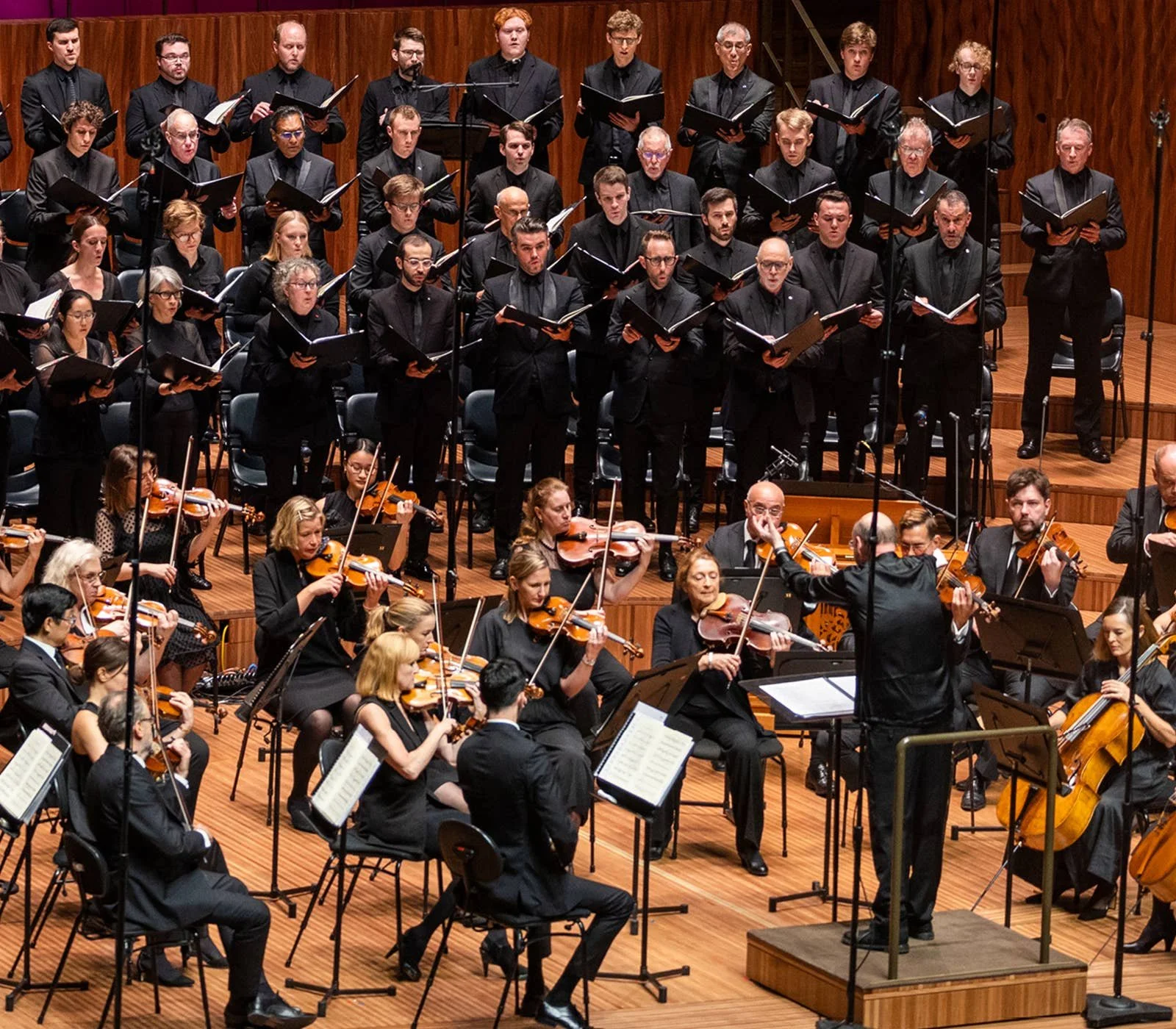 SSO: Mozart's Requiem with Stephen Layton