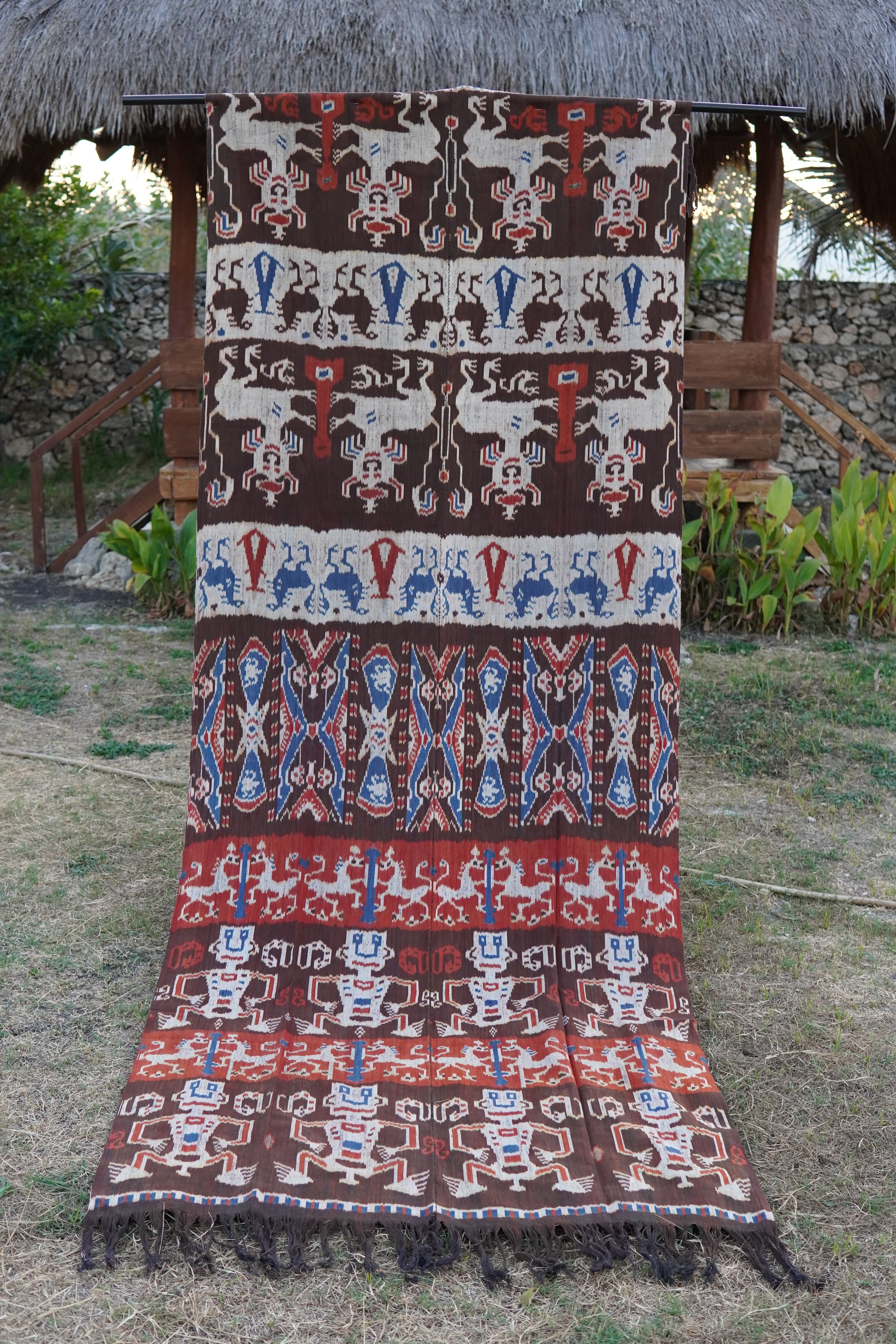  Anatau Dangu Mahang 2019 cotton with natural indigo and morinda root dye 280 x 100 cm 