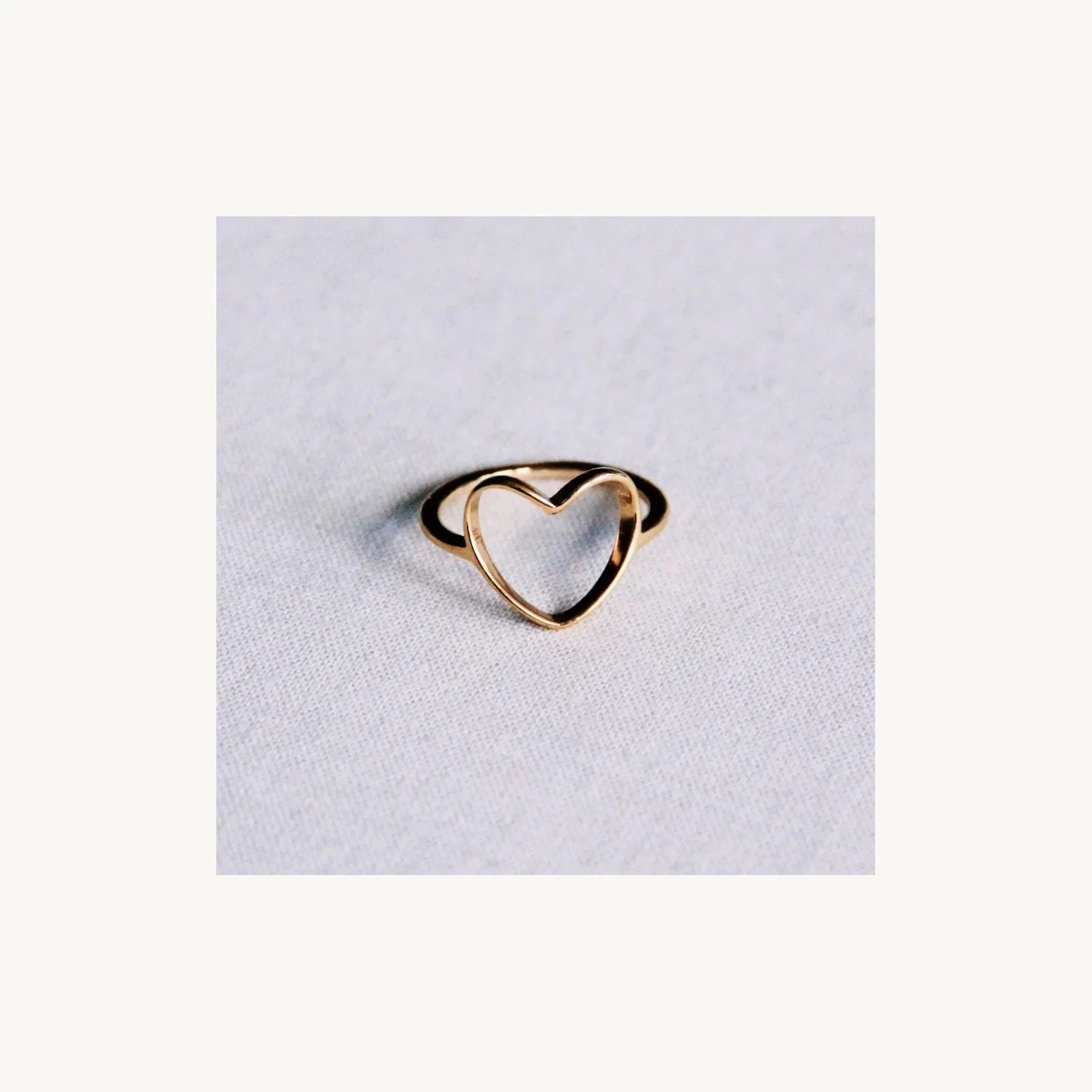 Heart Ring in gold by Bazou