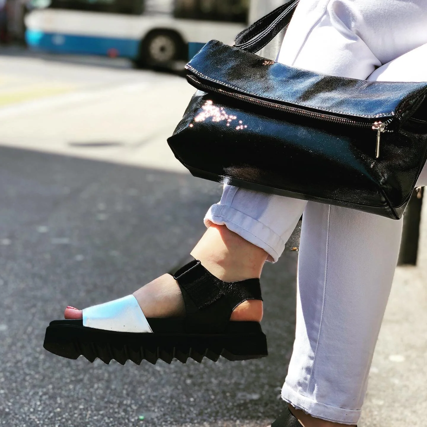 Clutch Nr5 Knautschlackleder schwarz
produziert in unserem Atelier in Z&uuml;rich
#ausbildungsbetrieb #slowfashion #local #nachhaltig #madeinzurich #bylocal #handwerk #swisshandmade