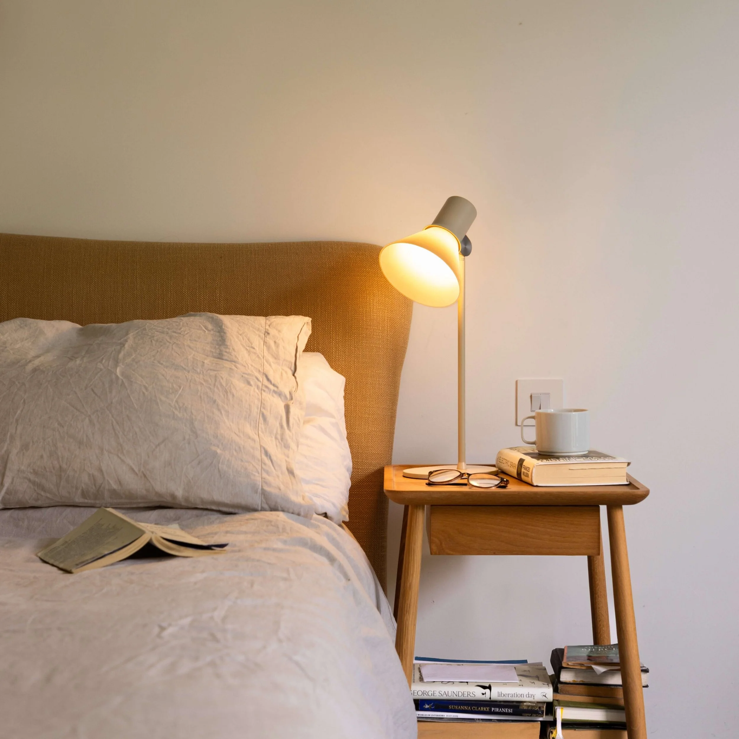 type-80-t1-table-lamp-pale-putty-glass_2926.LS_.SQ_.W.H1-scaled.jpg