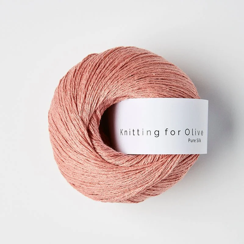 Knitting_for_olive_puresilk_rabarbersaft_5170_800x.jpg