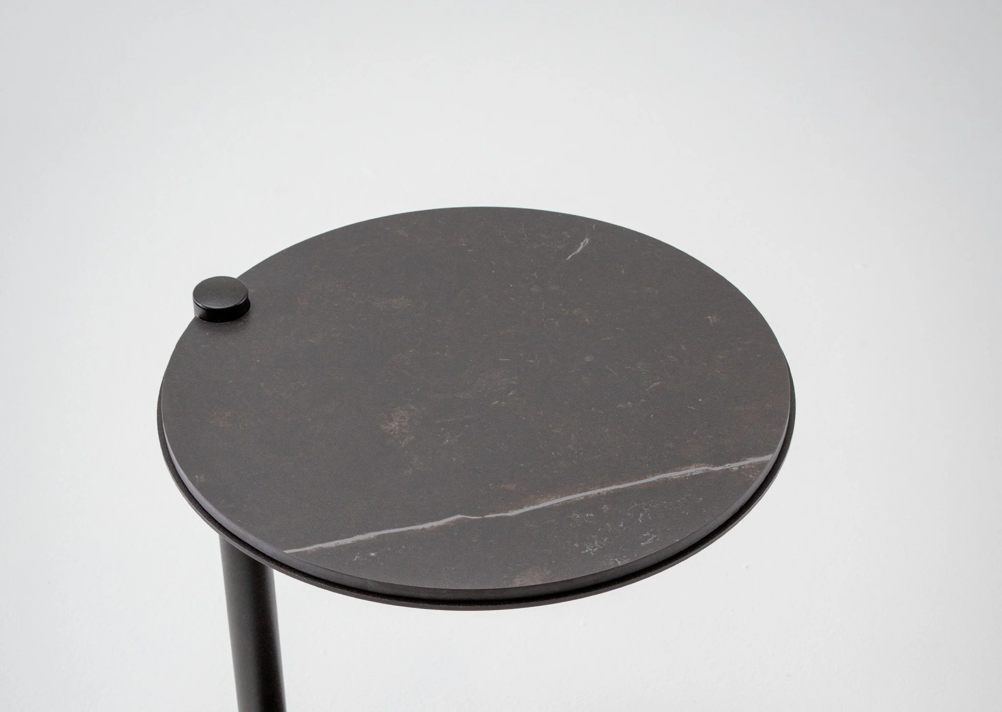 loop-table-h-3-1-2048x1456.jpg