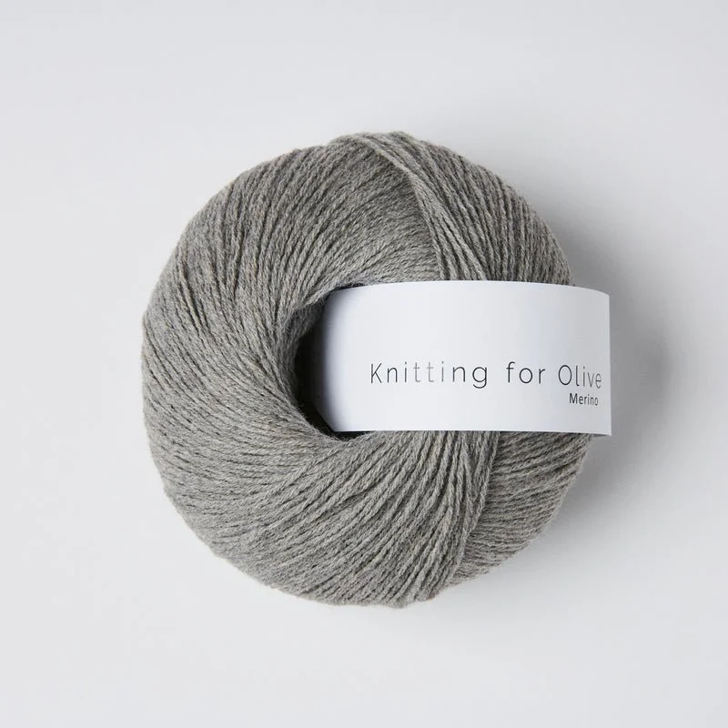 Knitting_for_olive_marts_2024_merino_regnvejrsdag_0689_800x.jpg