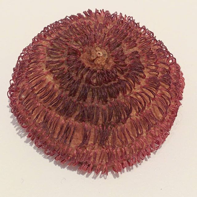 The Sequel of Hiding in Plain Sight: Objects Common and Curious also includes new objects by Nicola Ginzel.

This is a stitched lemon rind half. What do you see?

#NicolaGinzel #foundobjectart #hidinginplainsight #newyork #freedmanart @nicolaginzel