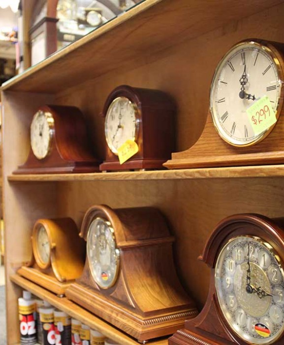 Battery Mantel Clocks