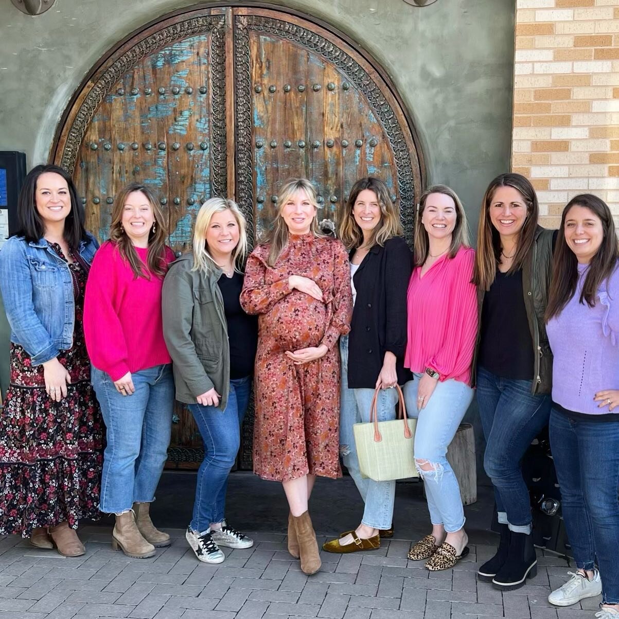 Baby girl💕 brunchin with all her besties! Grateful for these friends. #35weeks