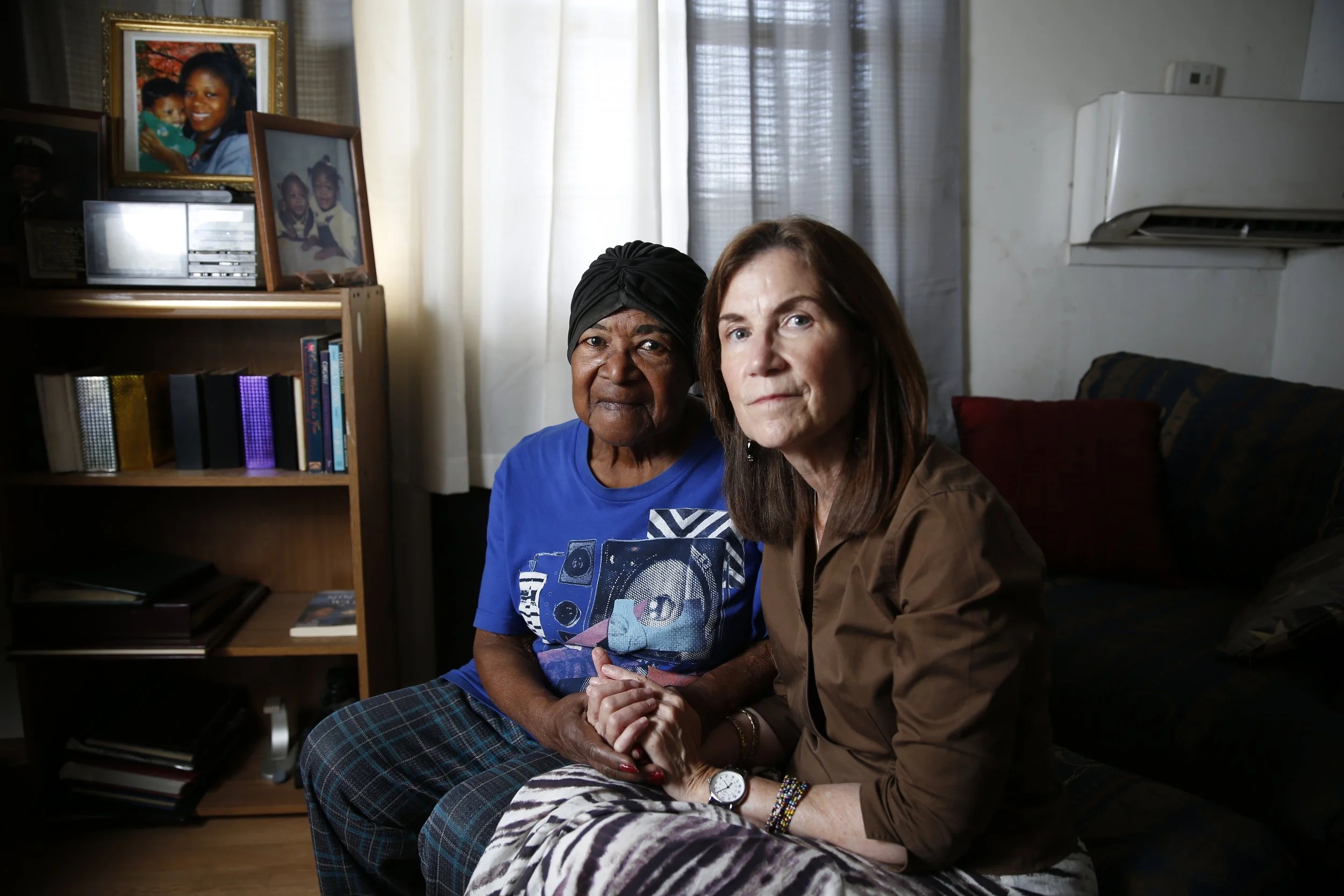 Earline Floyd (left) at her apartment in Jacksonville, Florida, poses for a photo with mitigation specialist Sara Baldwin in June 2022. Octavio Jones for The Marshall Project
