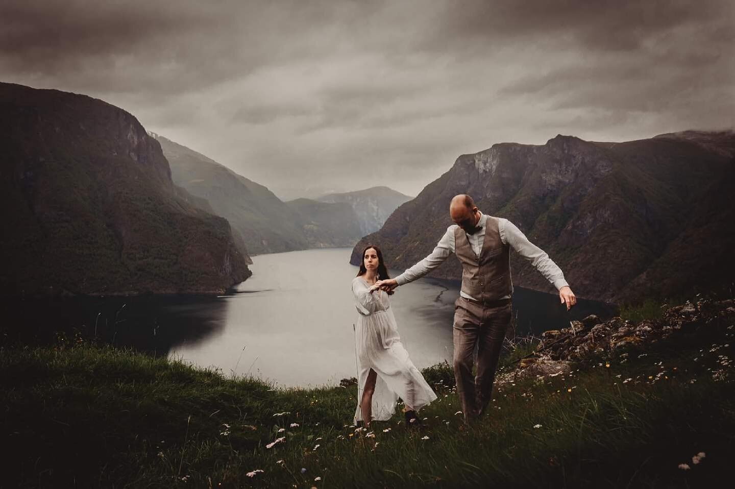 Fjords, mountains, wind and rain 🖤

Those are only a few words to describe Kimberley and Franke&rsquo;s elopement in Aurland last year.
I was so lucky to be a part of their journey, and they didn&rsquo;t hold back on anything 🖤

I look at these pho