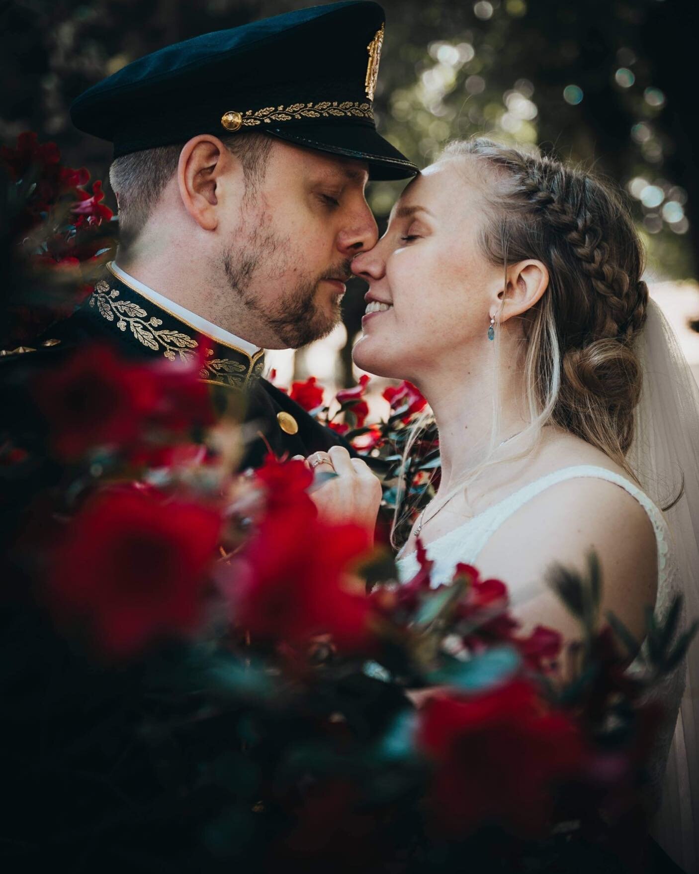 Randi and Nikolai said yes to it all this weekend and it was such a special day!
The sun was out, the birds chirping and the city was glowing and giving off serious summer vibes.

#nikoneurope #nikonphotography #lookslikefilm #weddingphotographer #sp