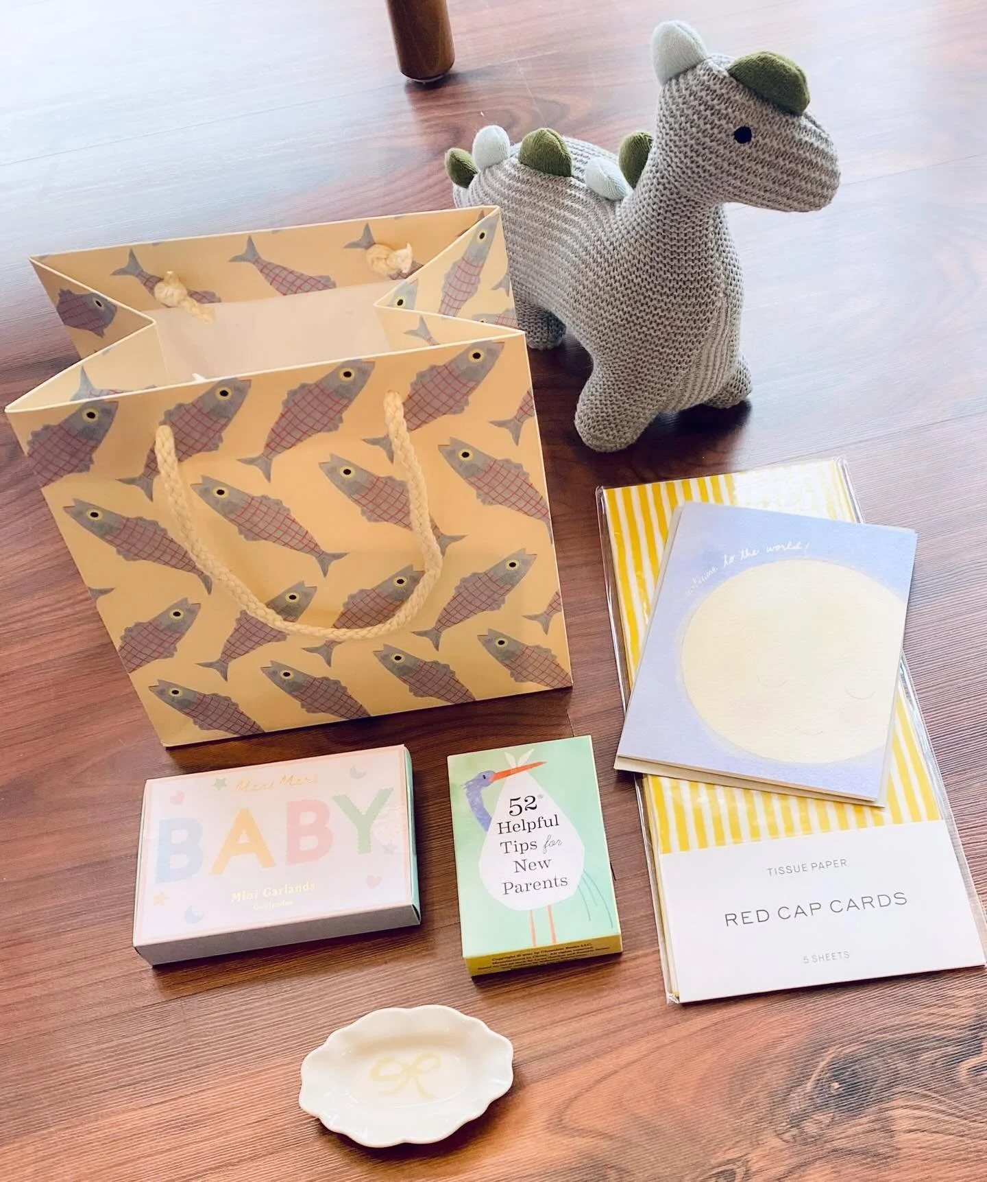 Inspired by a cute customer pick today. 💛🦕