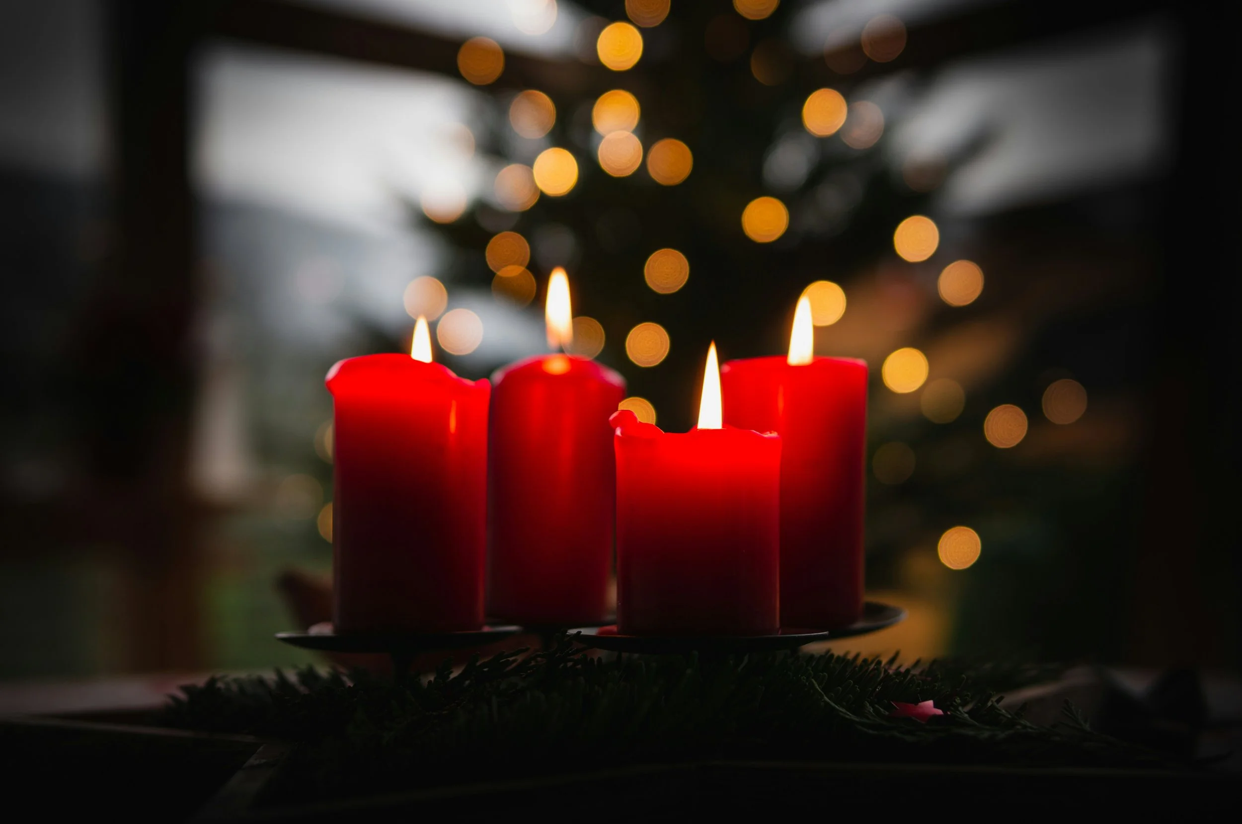 Navidad: Menos Luces de Colores y Más Corazones Ligeros