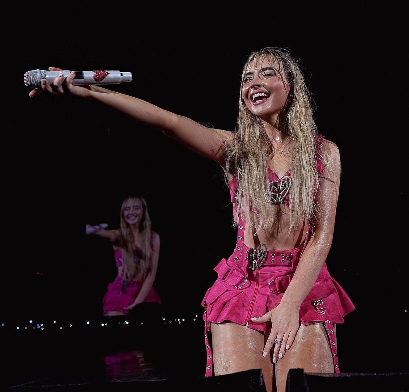 Sabrina Carpenter to Star, Produce 
Musical ‘Alice in Wonderland’ 
Movie for Universal