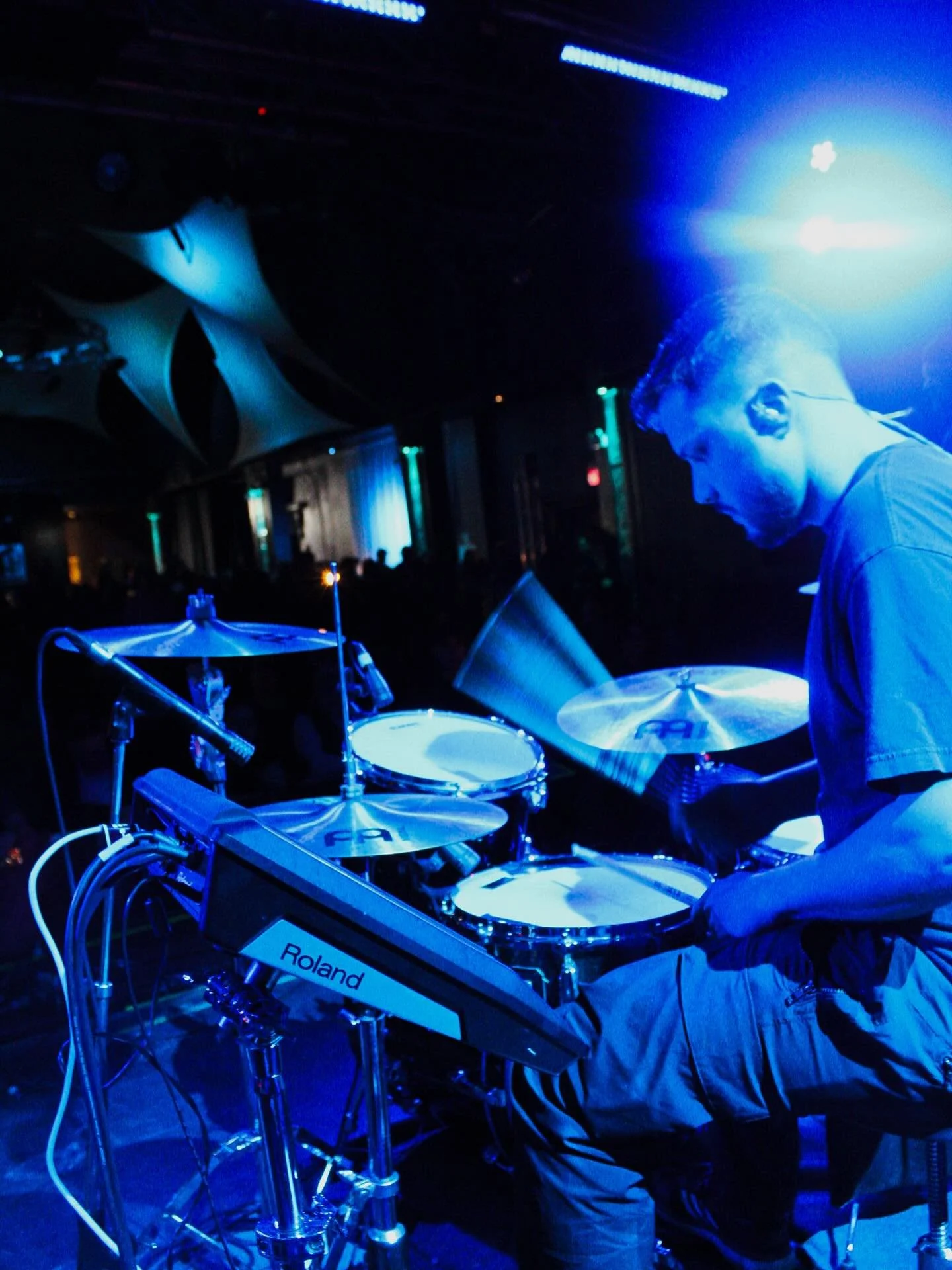 🎉 🥁 Help us wish a very happy birthday to the keeper of the pocket, @atezzla no better way to celebrate than on stage tonight in Ottawa 🤘 #batterista #drummer

📸 @jillxsharpp