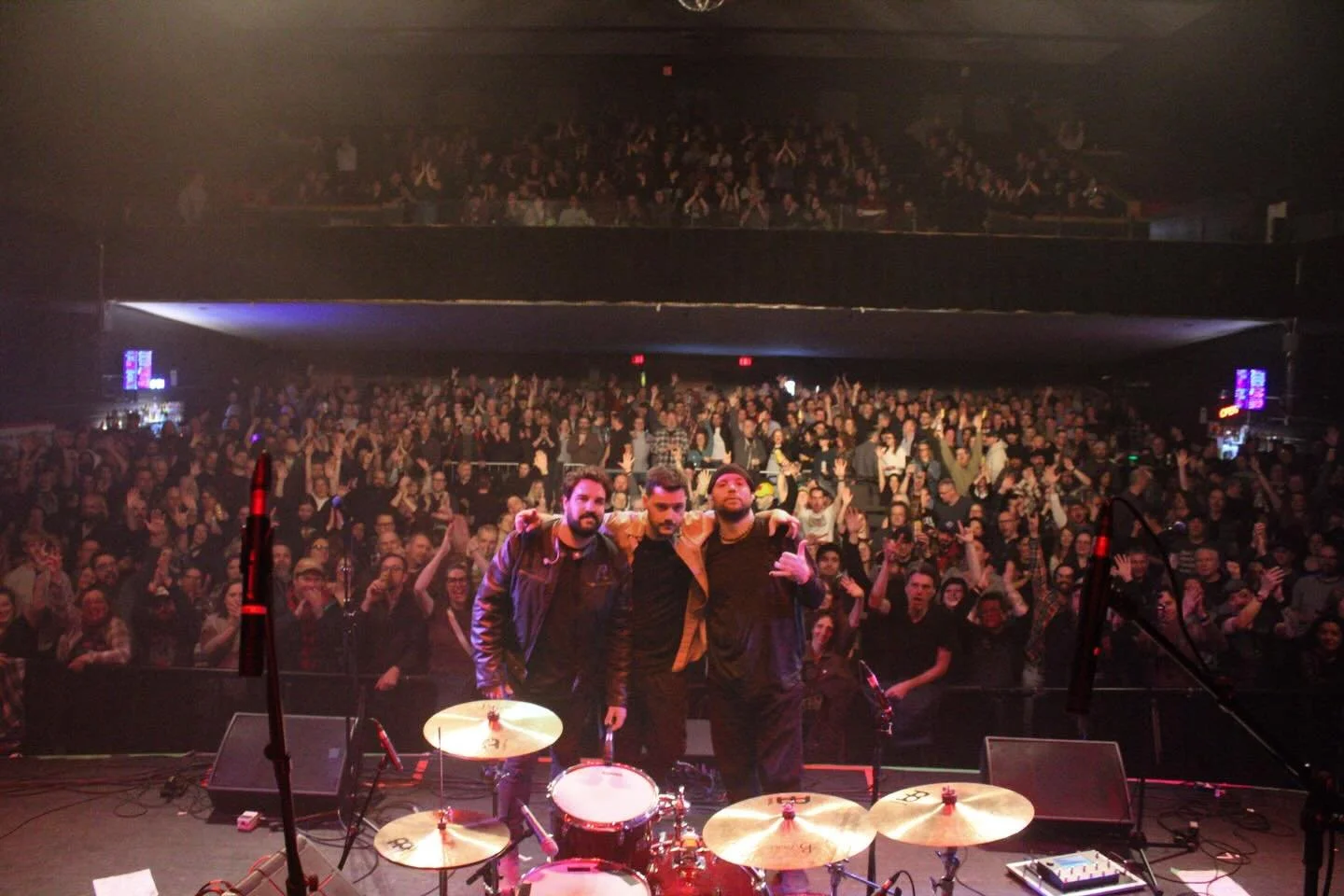 still reeling from the weekend w @watchmenband 🤘 

shot from the @bronsoncentremusictheatre in #Ottawa 

📸 @jillxsharpp