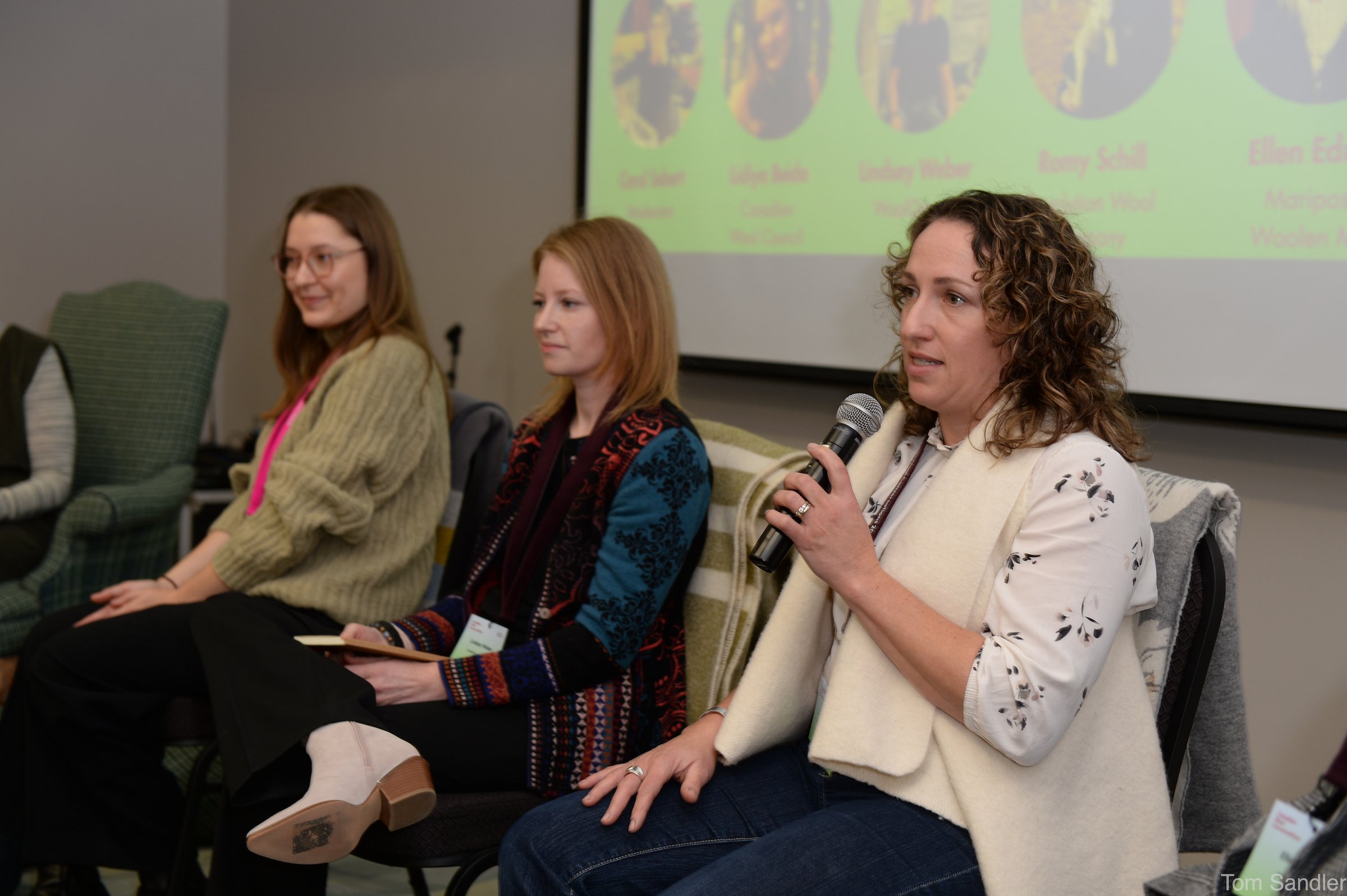 Les participants au panel répondent aux questions du public.