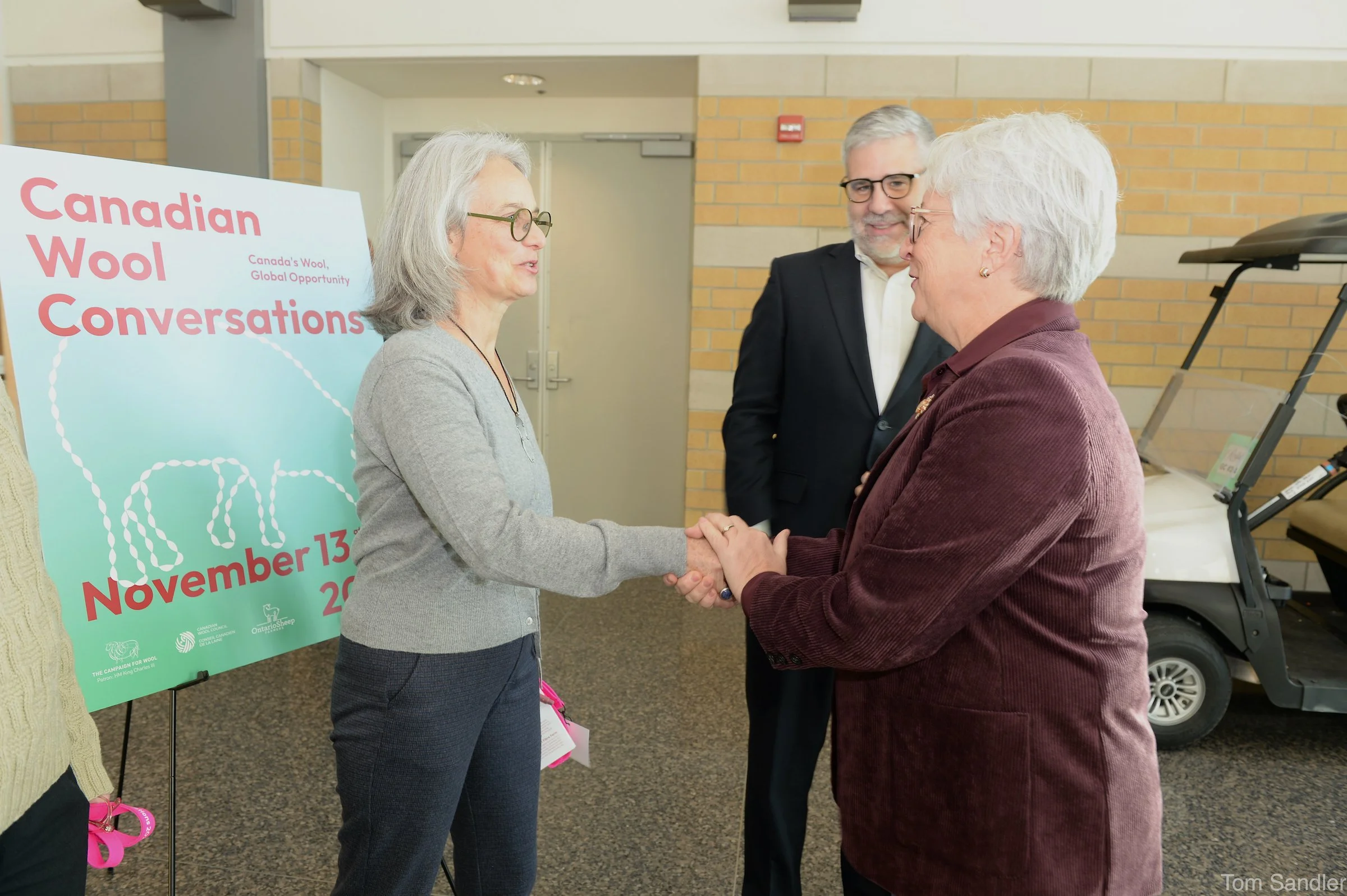 Salutation à l'honorable Edith Dumont, lieutenante-gouverneure de l'Ontario