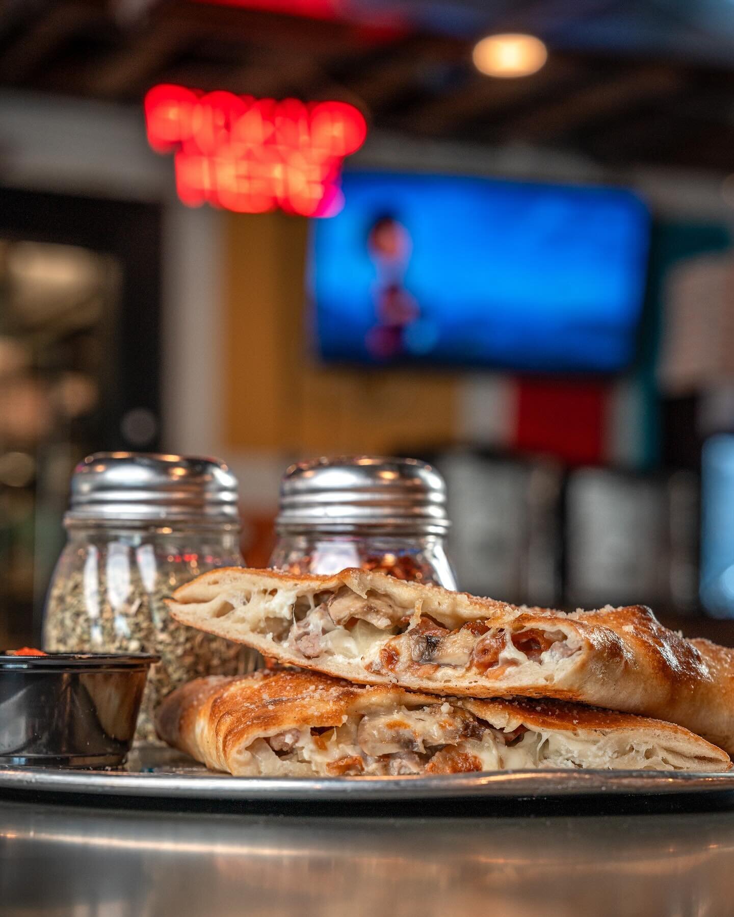 Did you know that you can get your favorite GSP pie as a calzone? Only a $1.50 up-charge for a 10&rsquo;&rsquo; calzone and $2.50 for 14&rsquo;&rsquo;!

As always, you can customize your calzone or get the customer-favorite Chicken Florentine Calzone