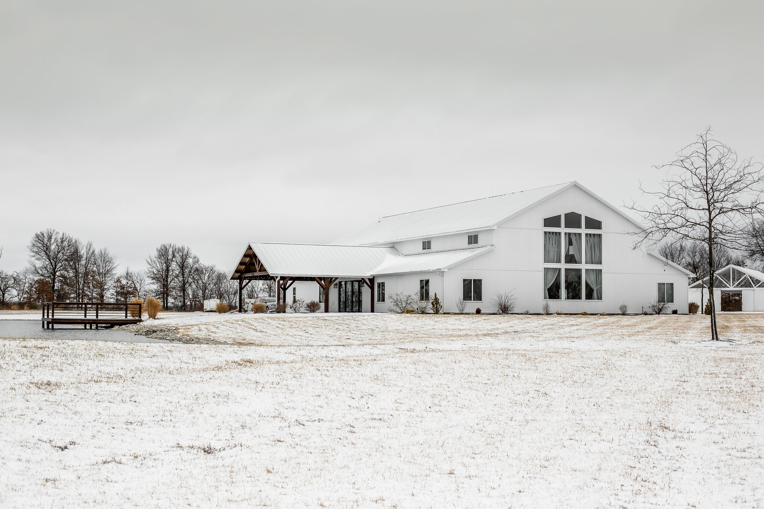 Winter Wedding Missouri Emerson Fields indoor outdoor venue (12).jpg