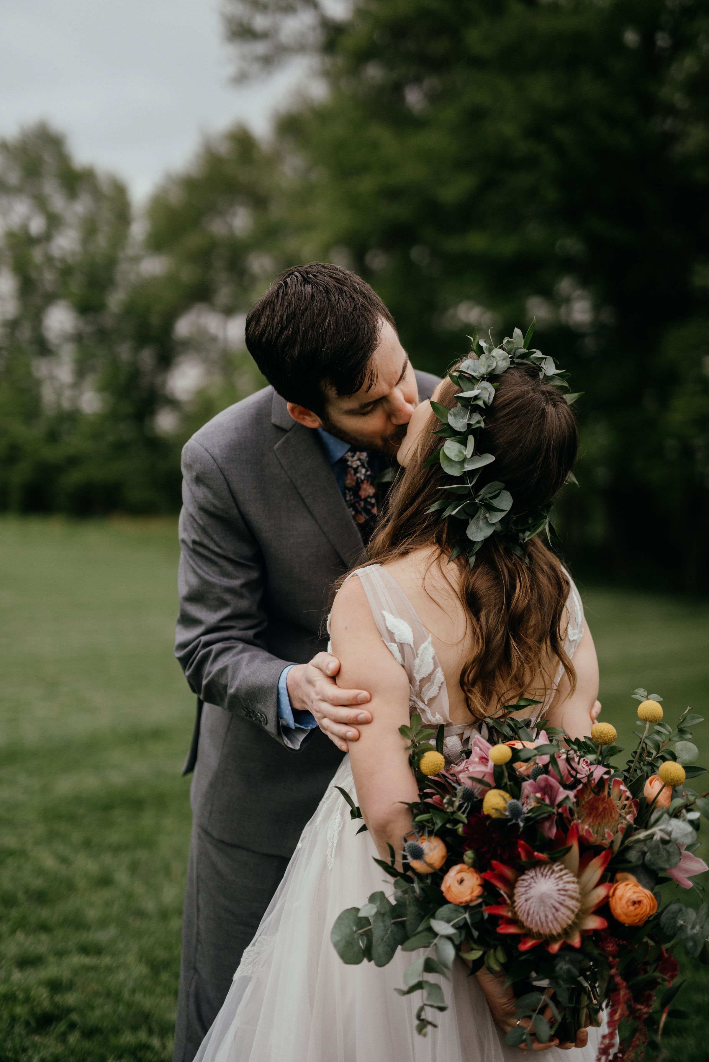 Missouri-Wedding-Venue-Unique-Ceremony-at-Emerson-Fields-Grace-Allison-Photography35.jpg