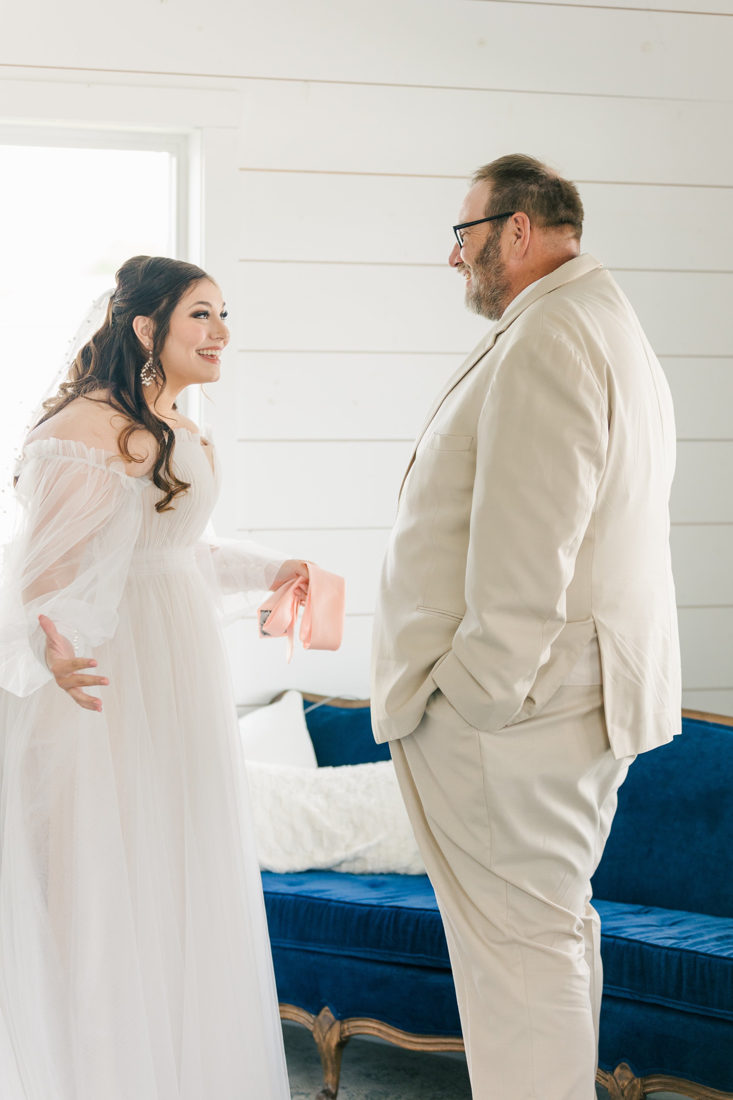 father daughter first look emerson fields missouri venue spring (2).jpg