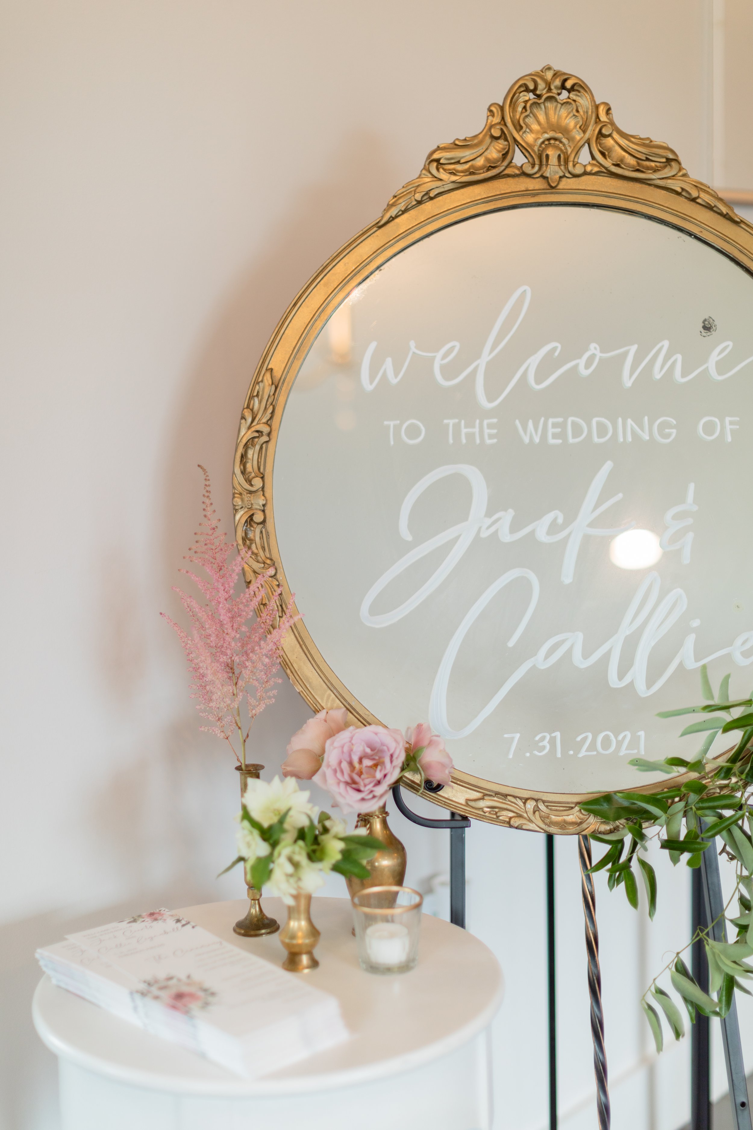 tipping wedding vendors mirror welcome sign emerson fields.jpg
