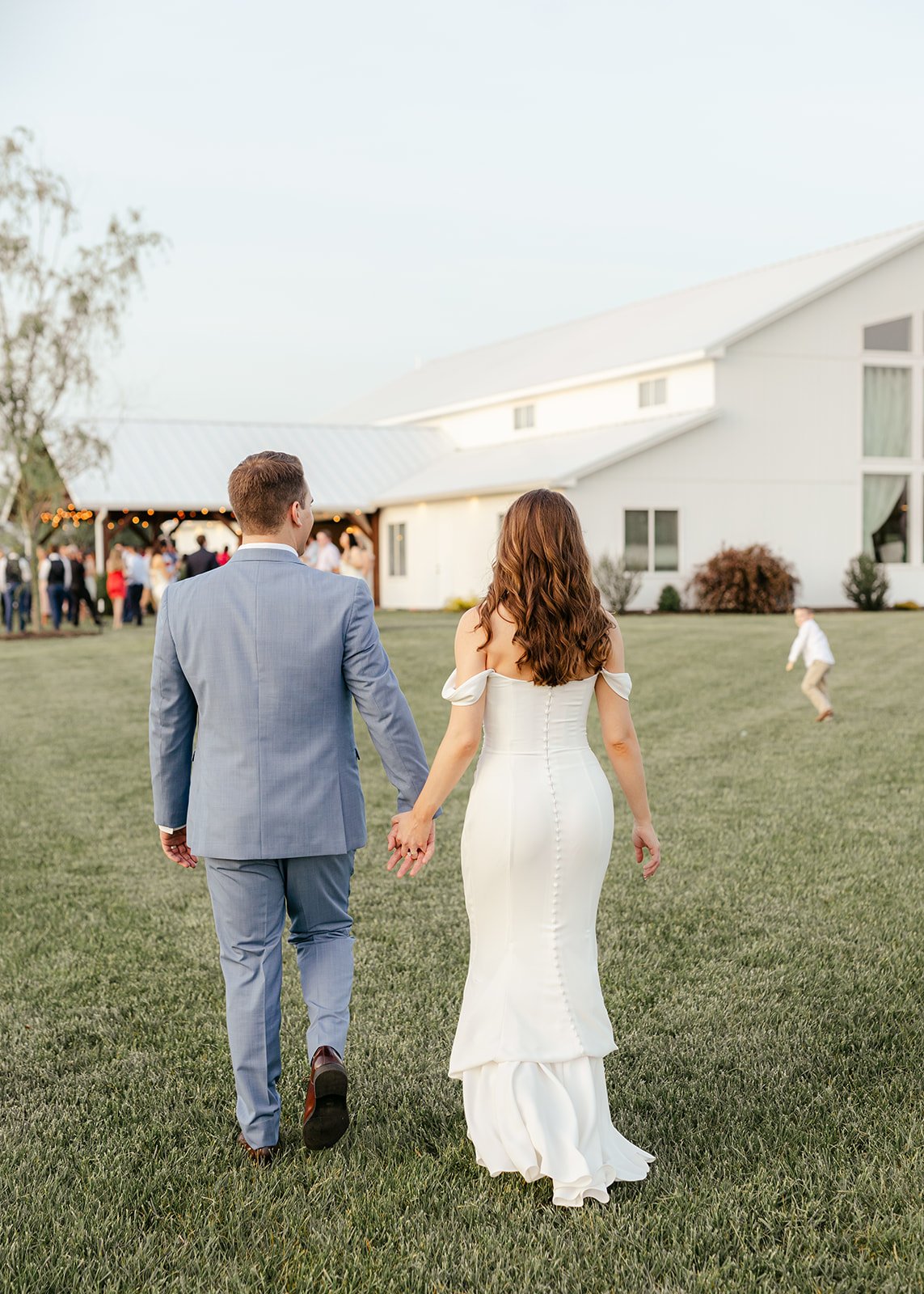 vibrant spring wedding bride and groom portraits emerson fields (13).jpg