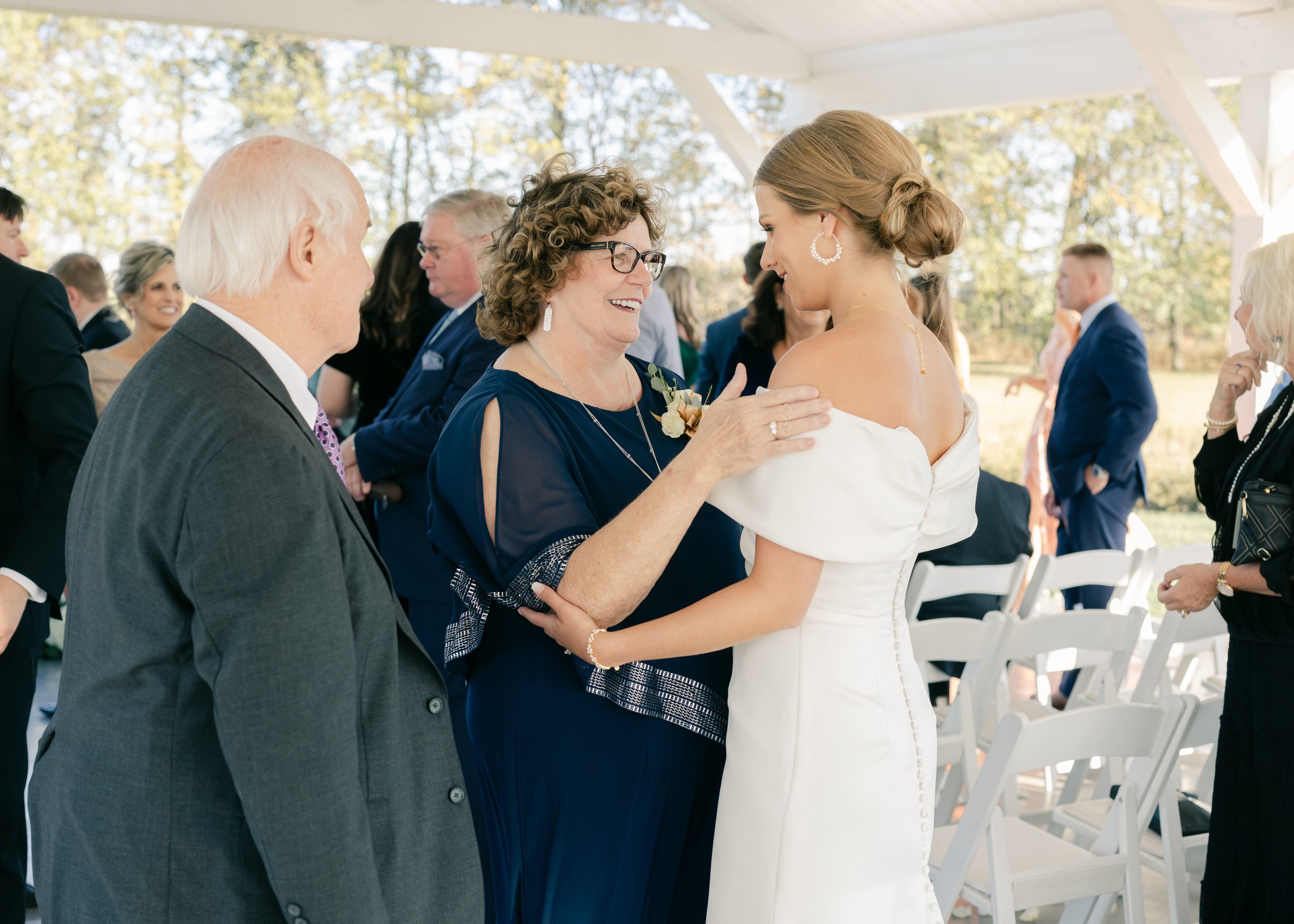 outdoor fall wedding ceremony_interactive_family focused_emerson fields (1).jpg