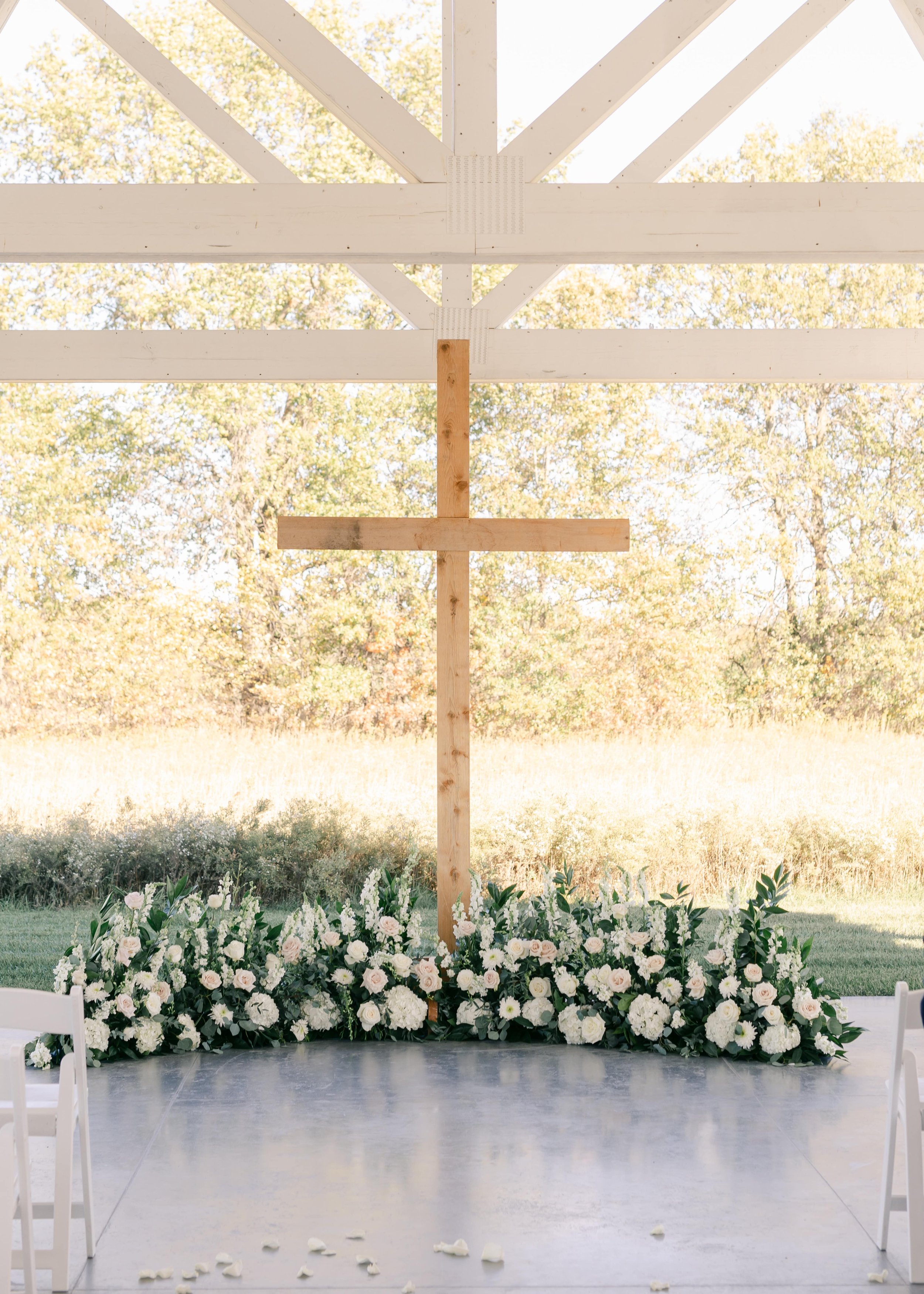 outdoor fall wedding ceremony_interactive_family focused_emerson fields (3).jpg