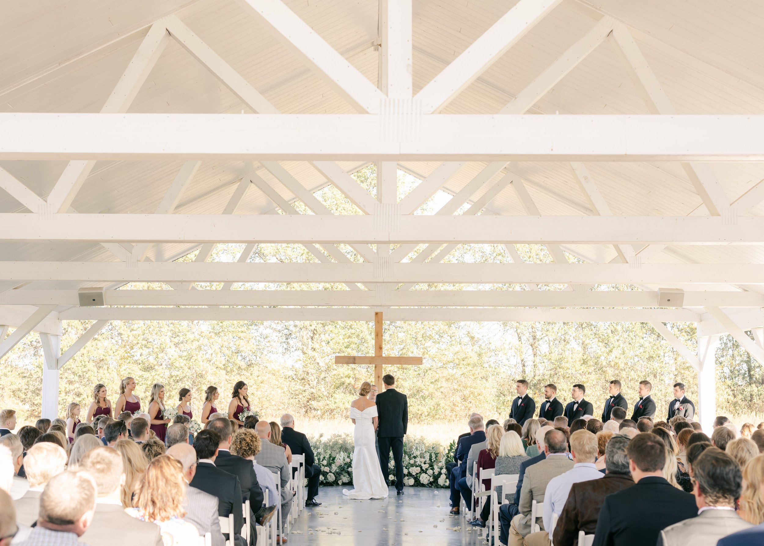 outdoor fall wedding ceremony_interactive_family focused_emerson fields (7).jpg