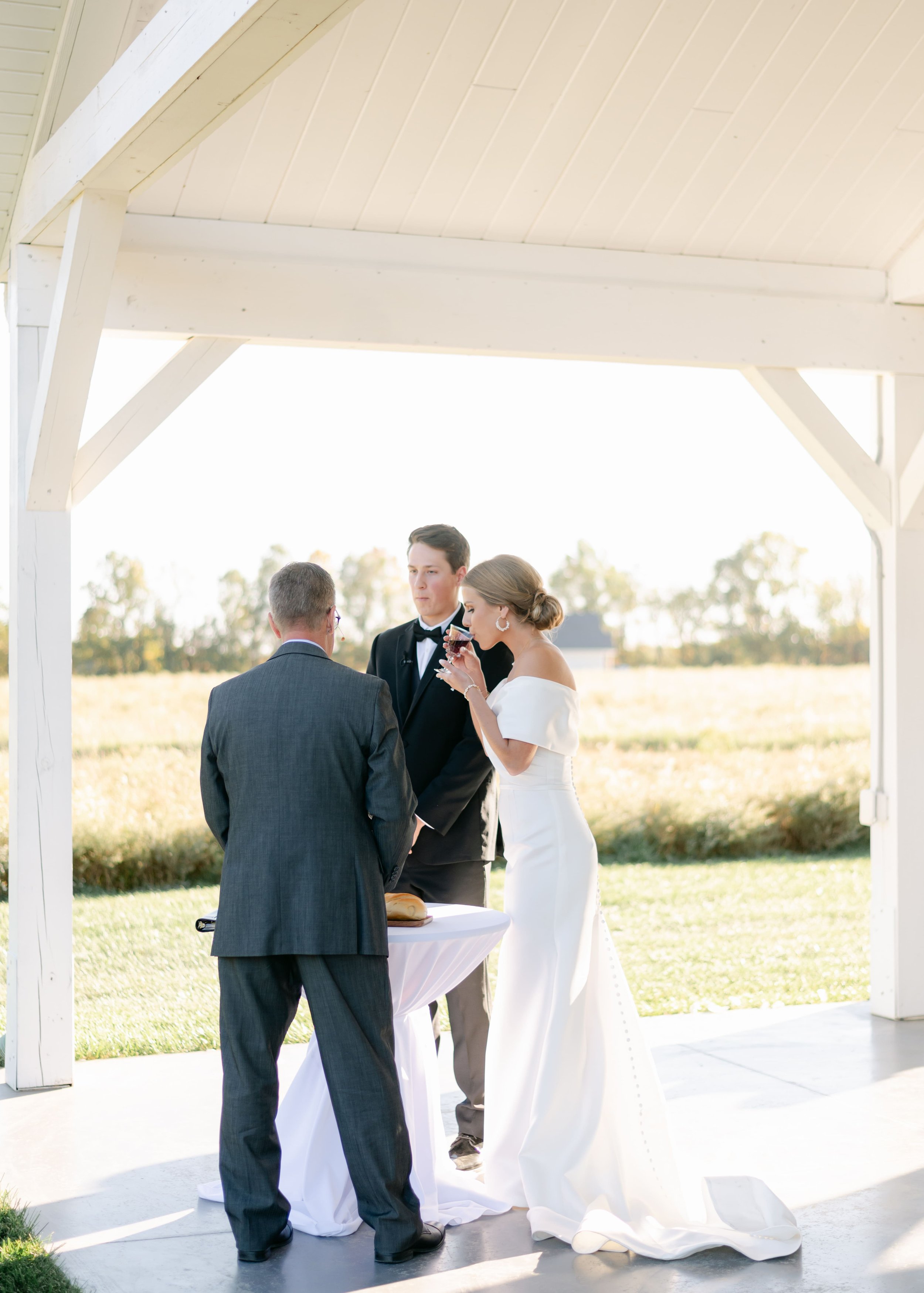 outdoor fall wedding ceremony_interactive_family focused_emerson fields (10).jpg