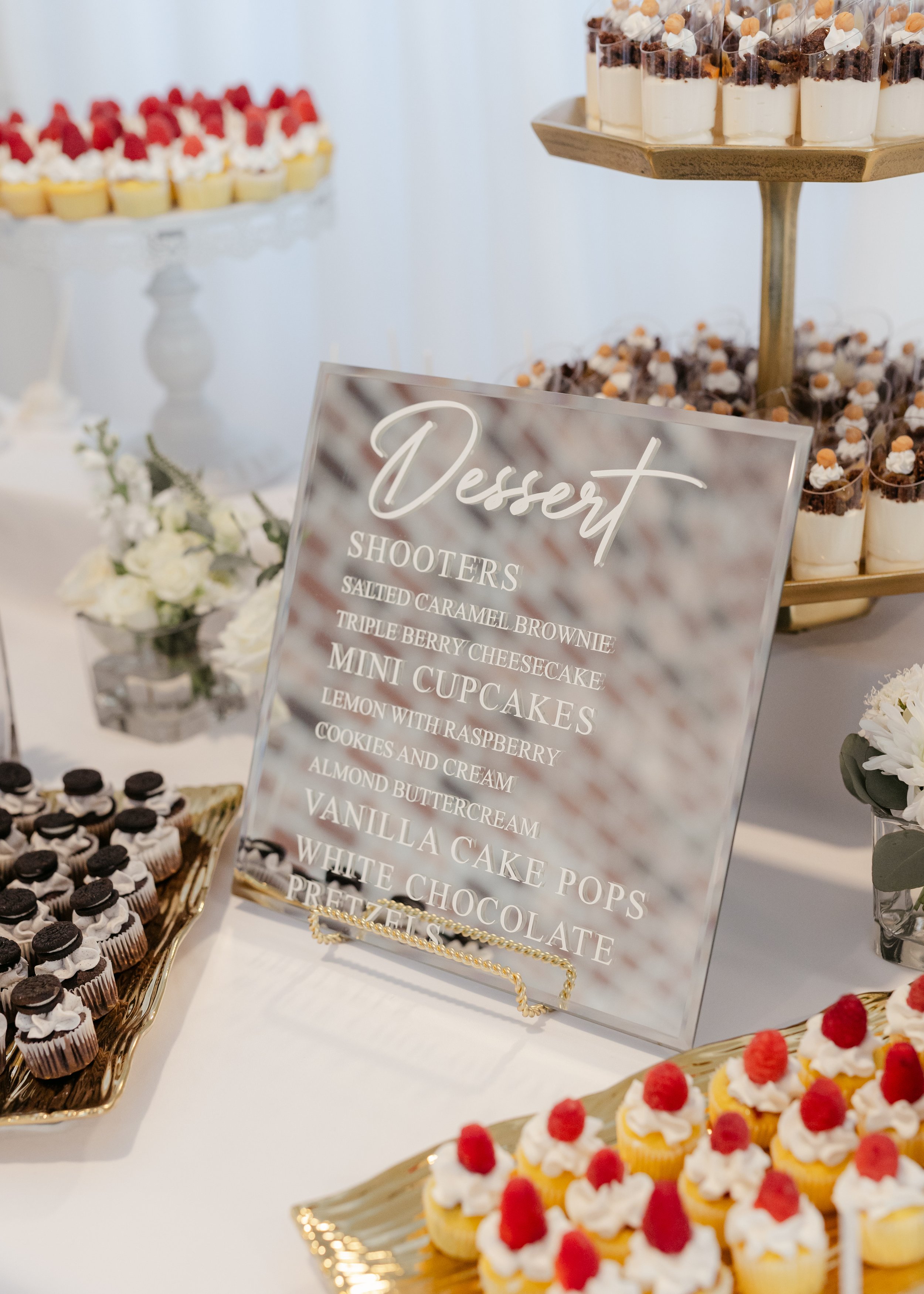 Interactive-wedding-in-missouri-with-dessert-station-at-emerson fields8.jpg