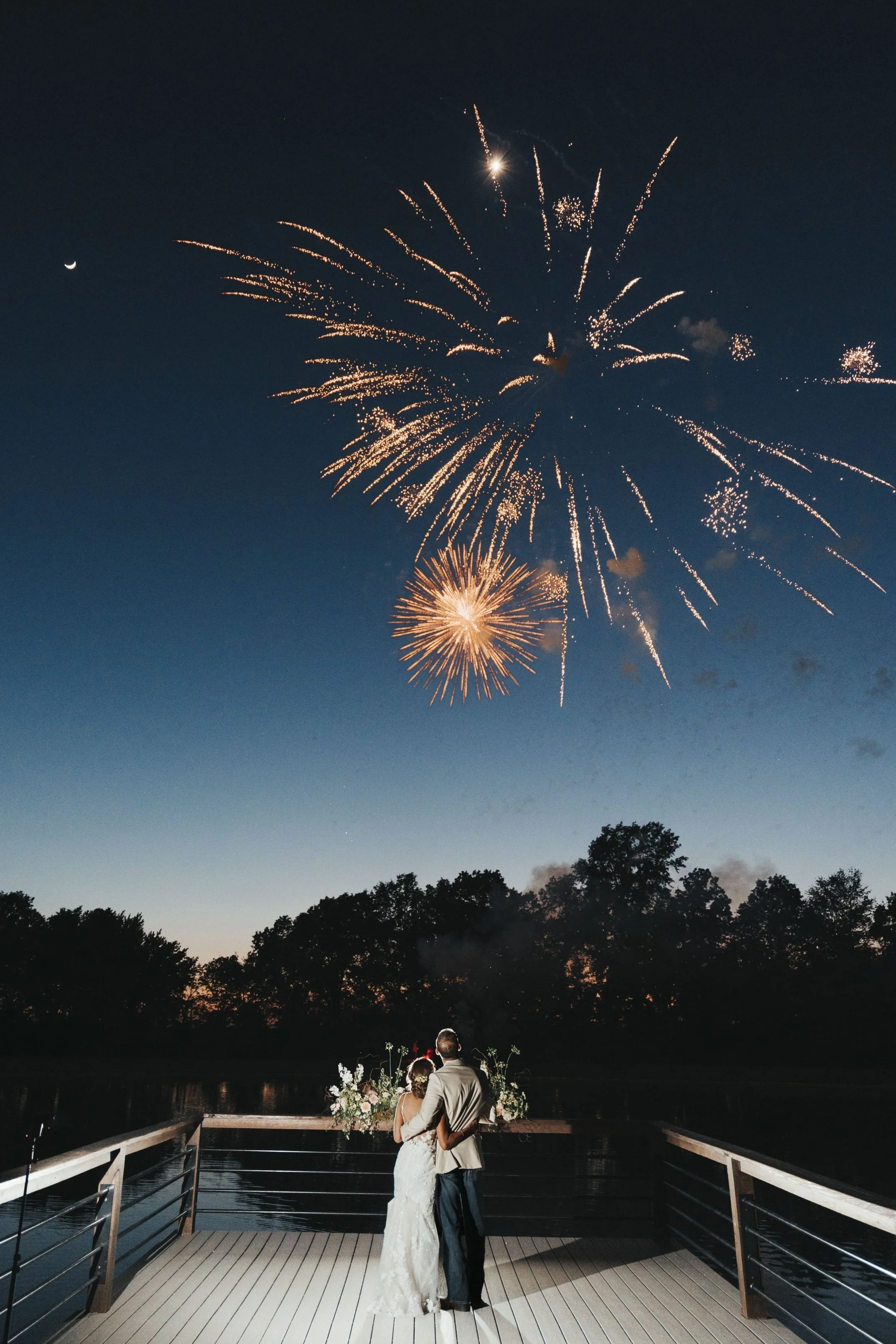 Fireworks-Wedding-Night-Celebration-at-Emerson-Fields-over-the-lake17-min.jpg