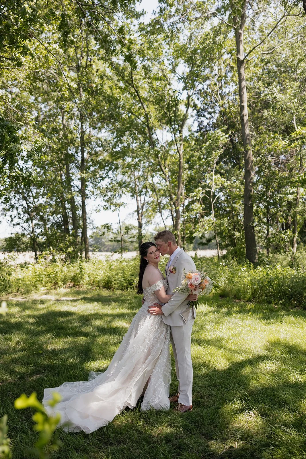 Emerson-Fields-Columiba-Missouri-wedding-venue-summer-outdoor-wedding-42.jpg