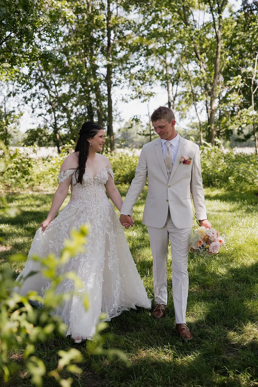 Emerson-Fields-Columiba-Missouri-wedding-venue-summer-outdoor-wedding-44.jpg